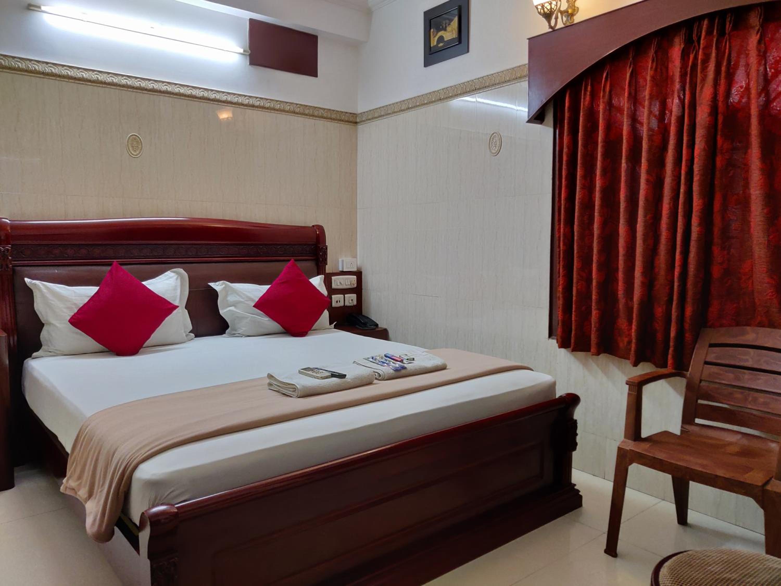 Standard Double Room - Photo 11