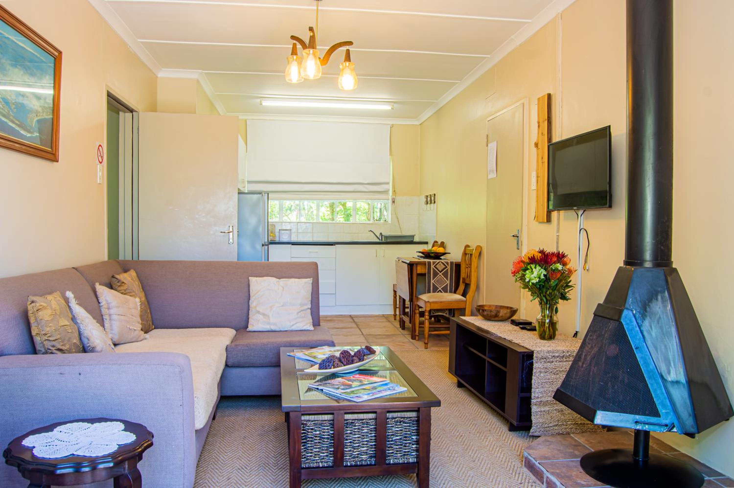 Deluxe King Suite photo 3