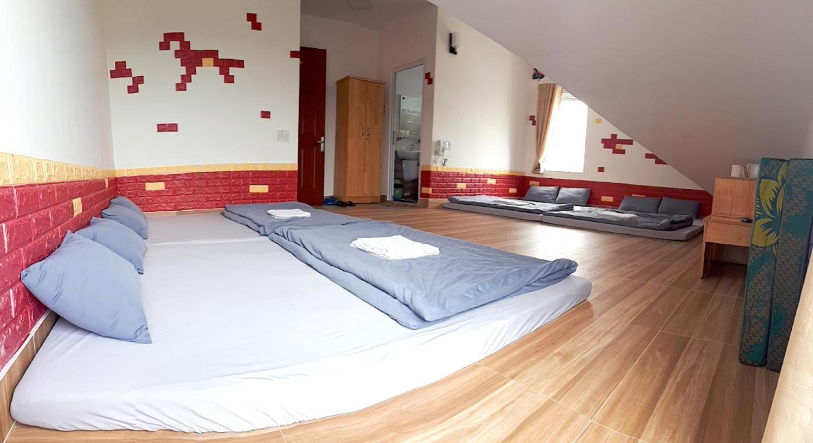 Family Room with Mountain View