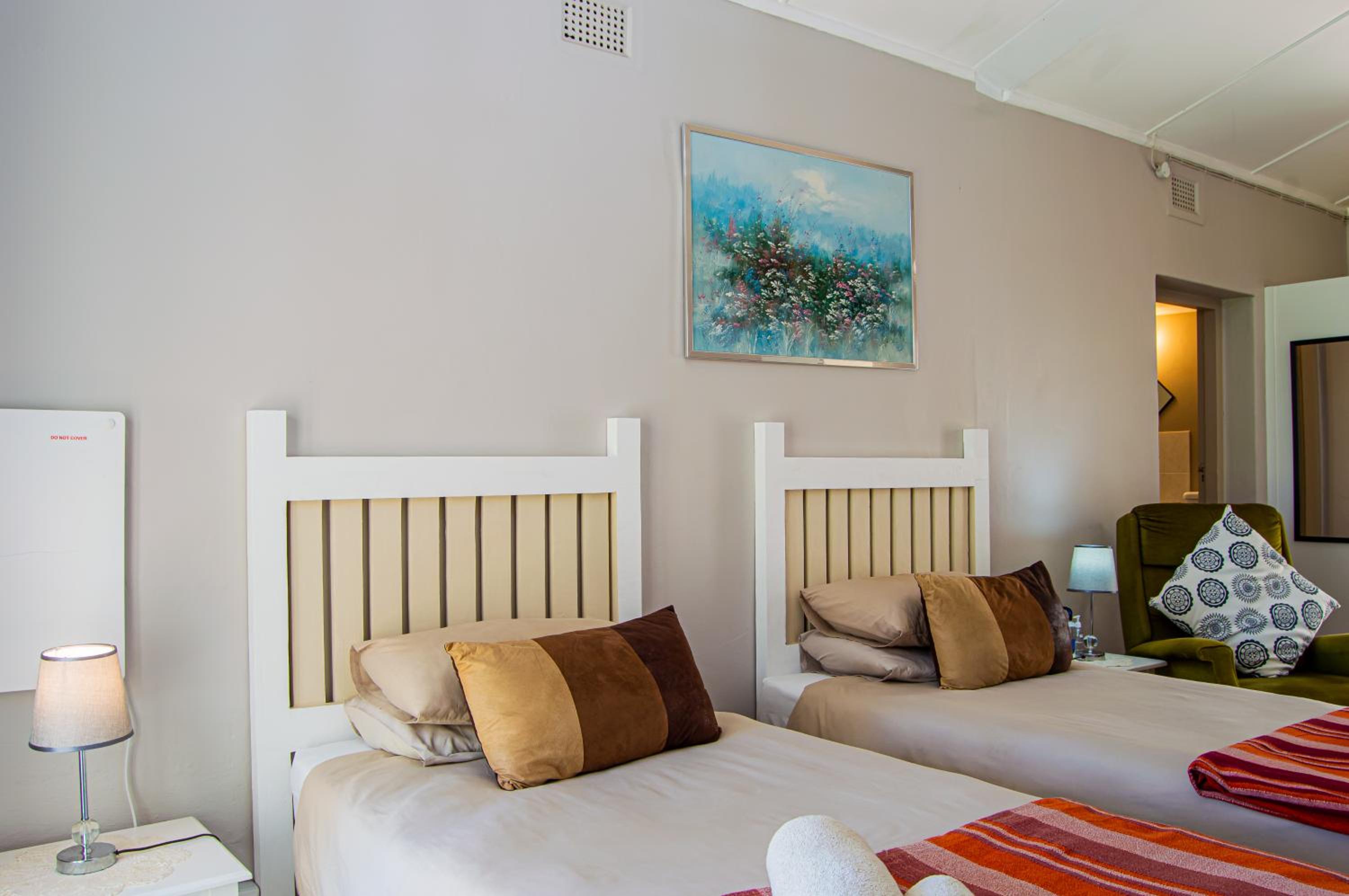Superior Twin Room with Garden View photo 2