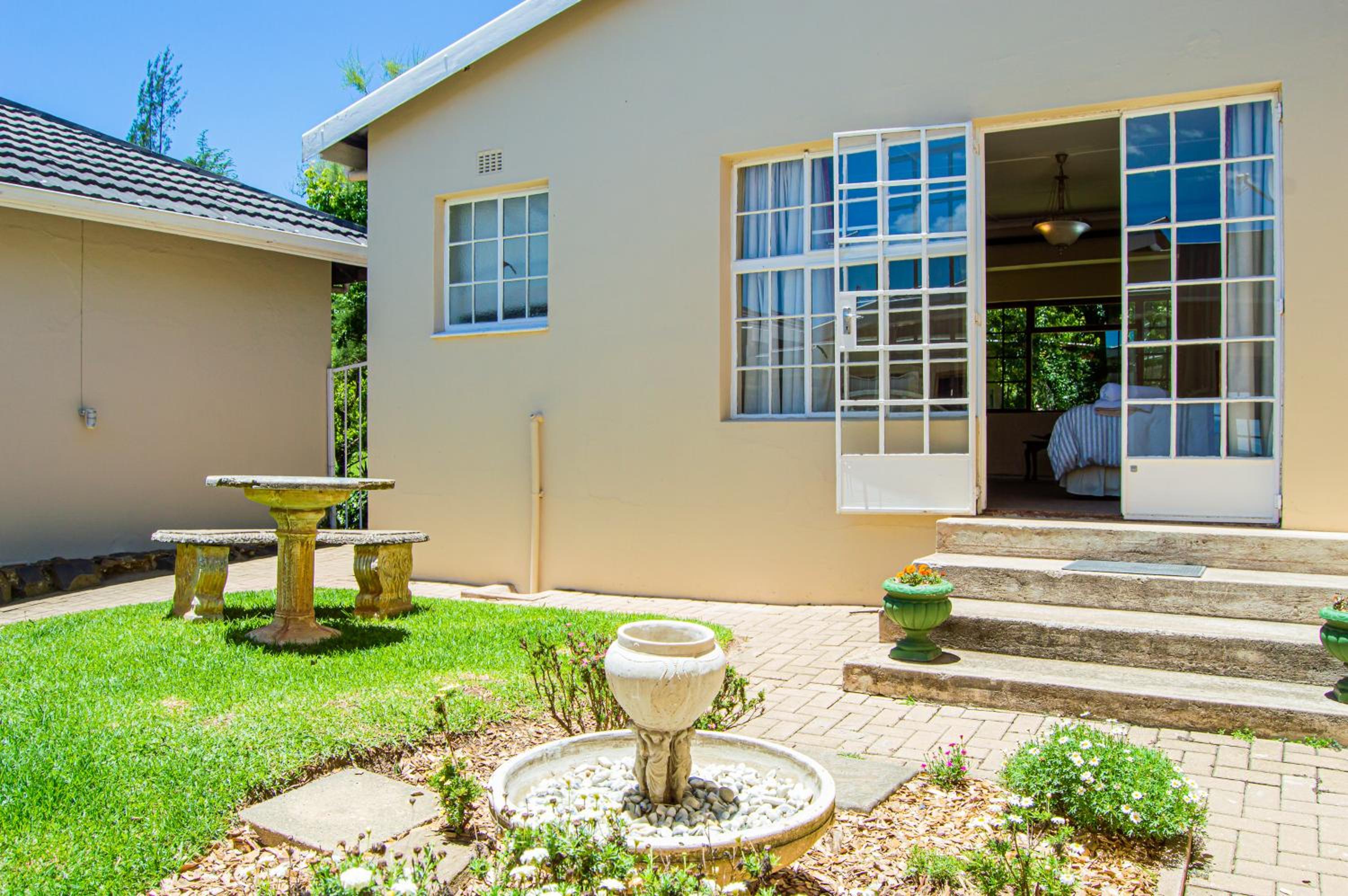 Family Room with Garden View photo 1