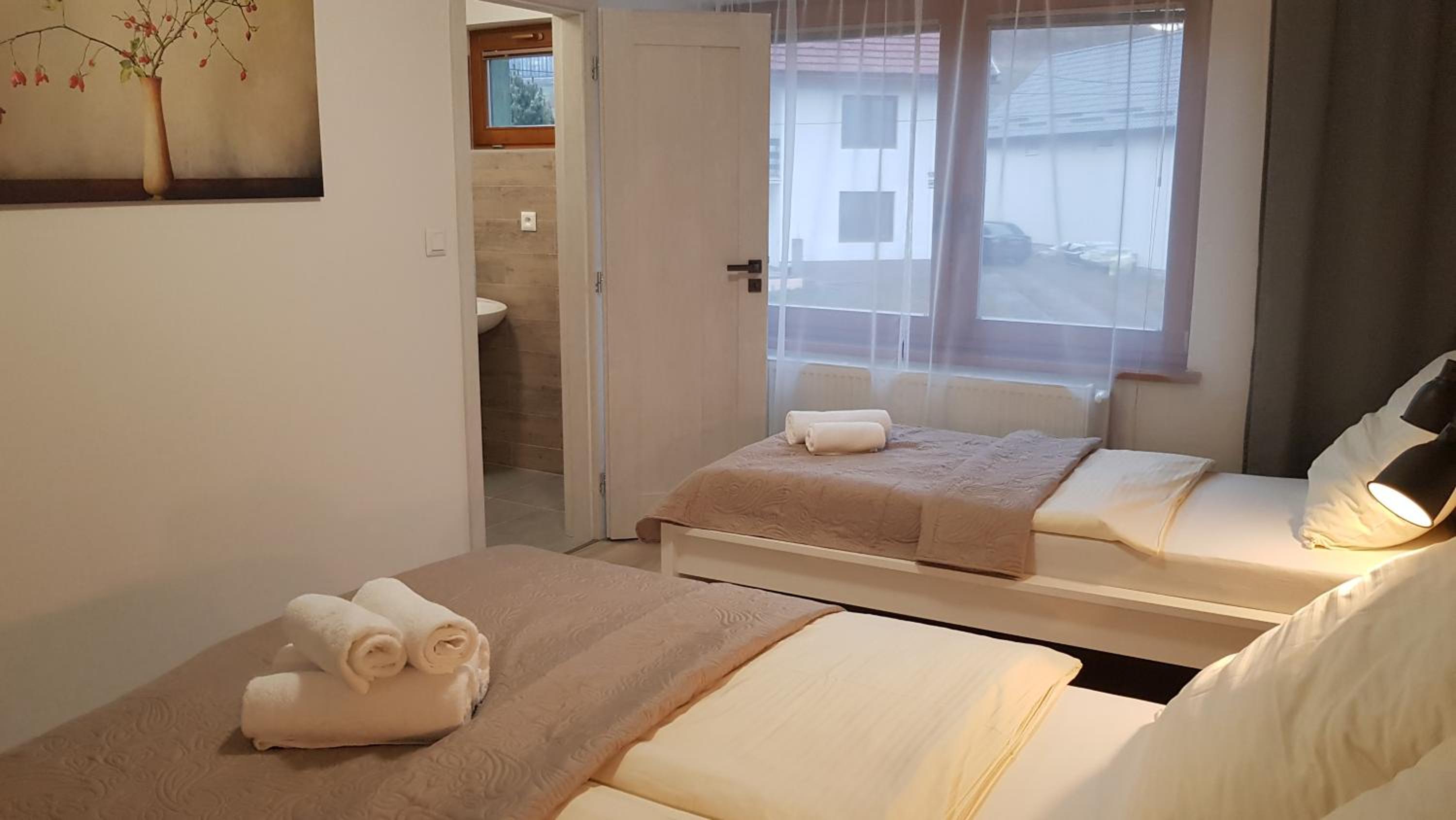 Apartment photo 2