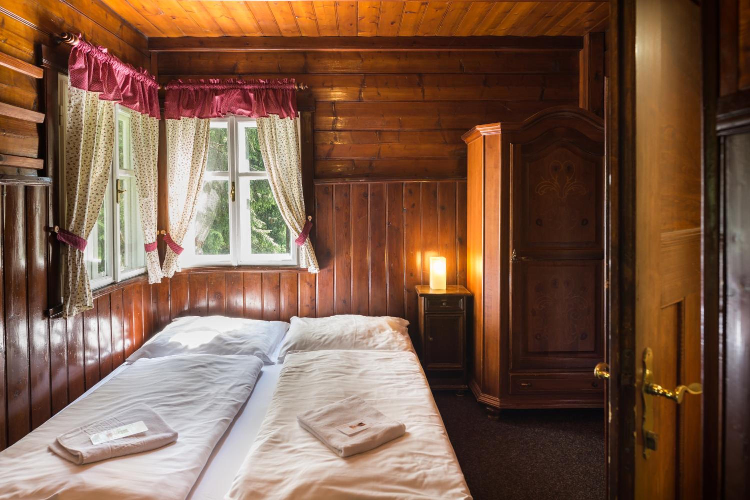 Triple Room with Bathroom - Photo 2