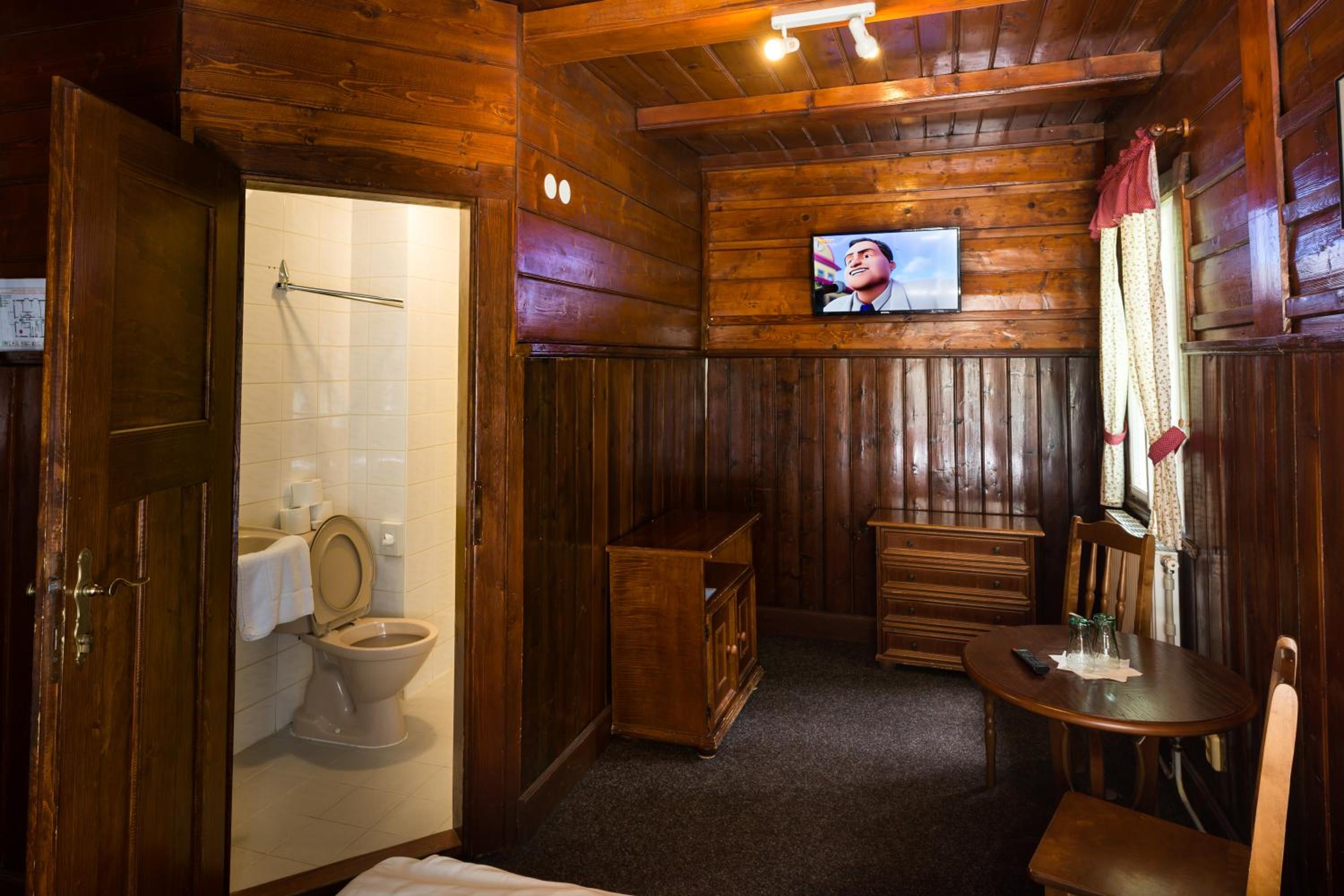 Triple Room with Bathroom - Photo 5