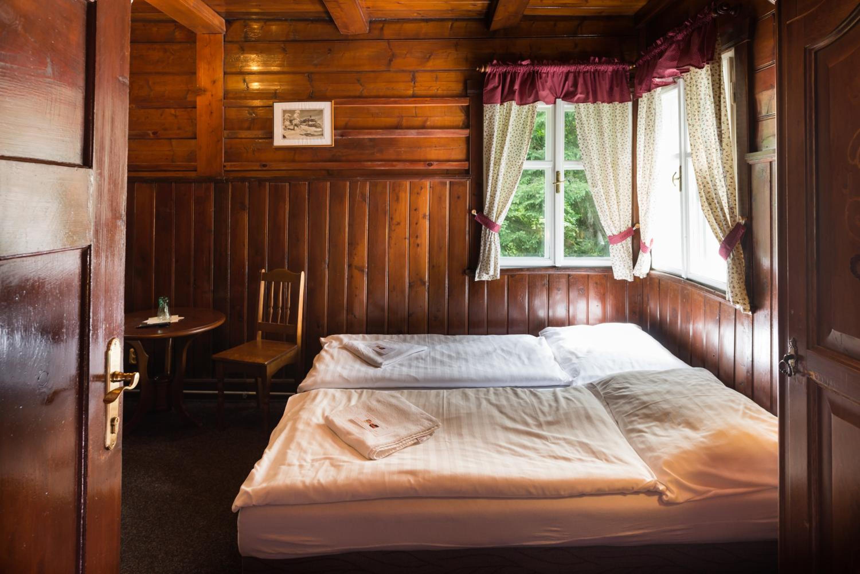 Triple Room with Bathroom - Photo 7