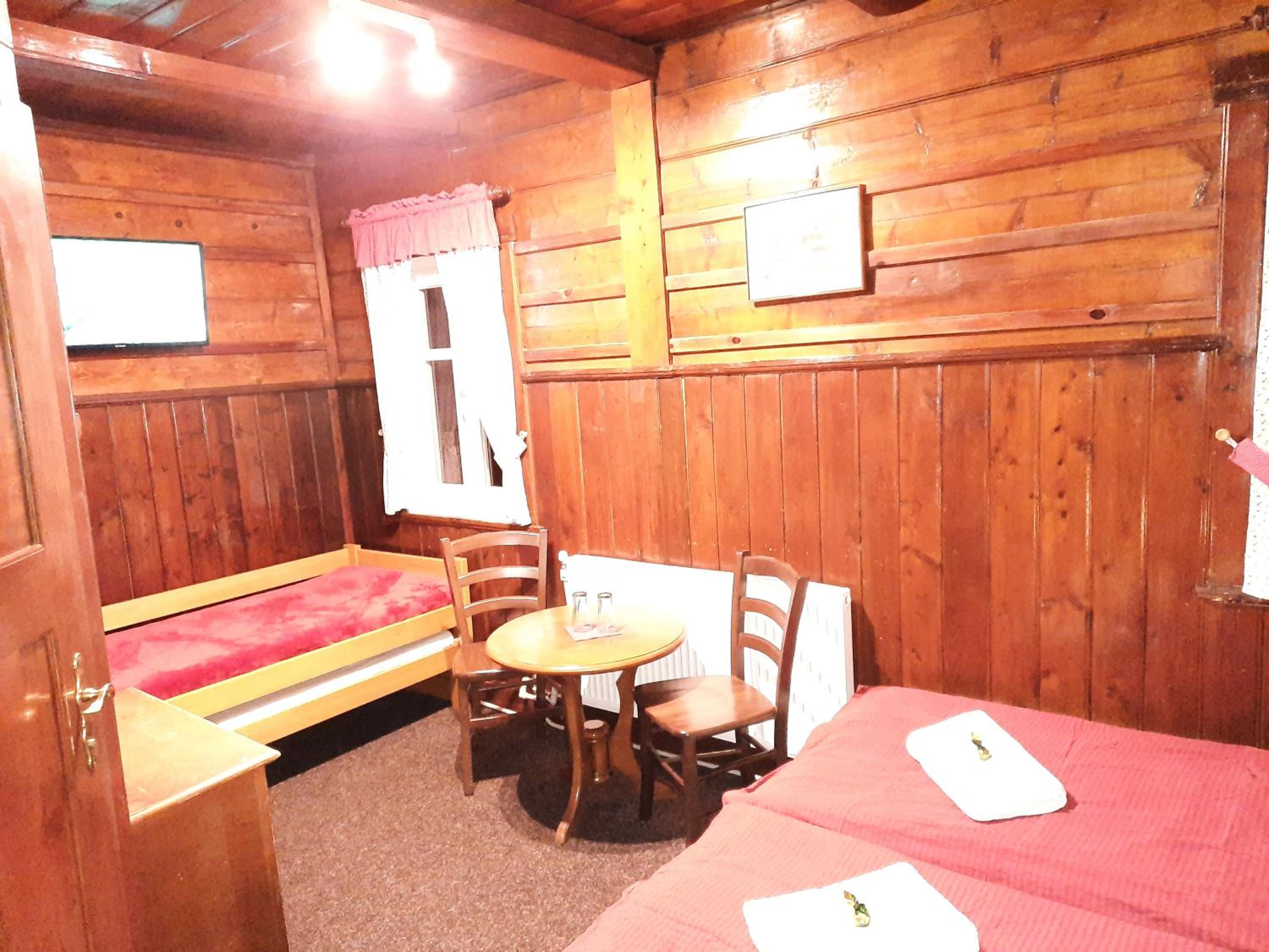 Triple Room with Bathroom - Photo 6