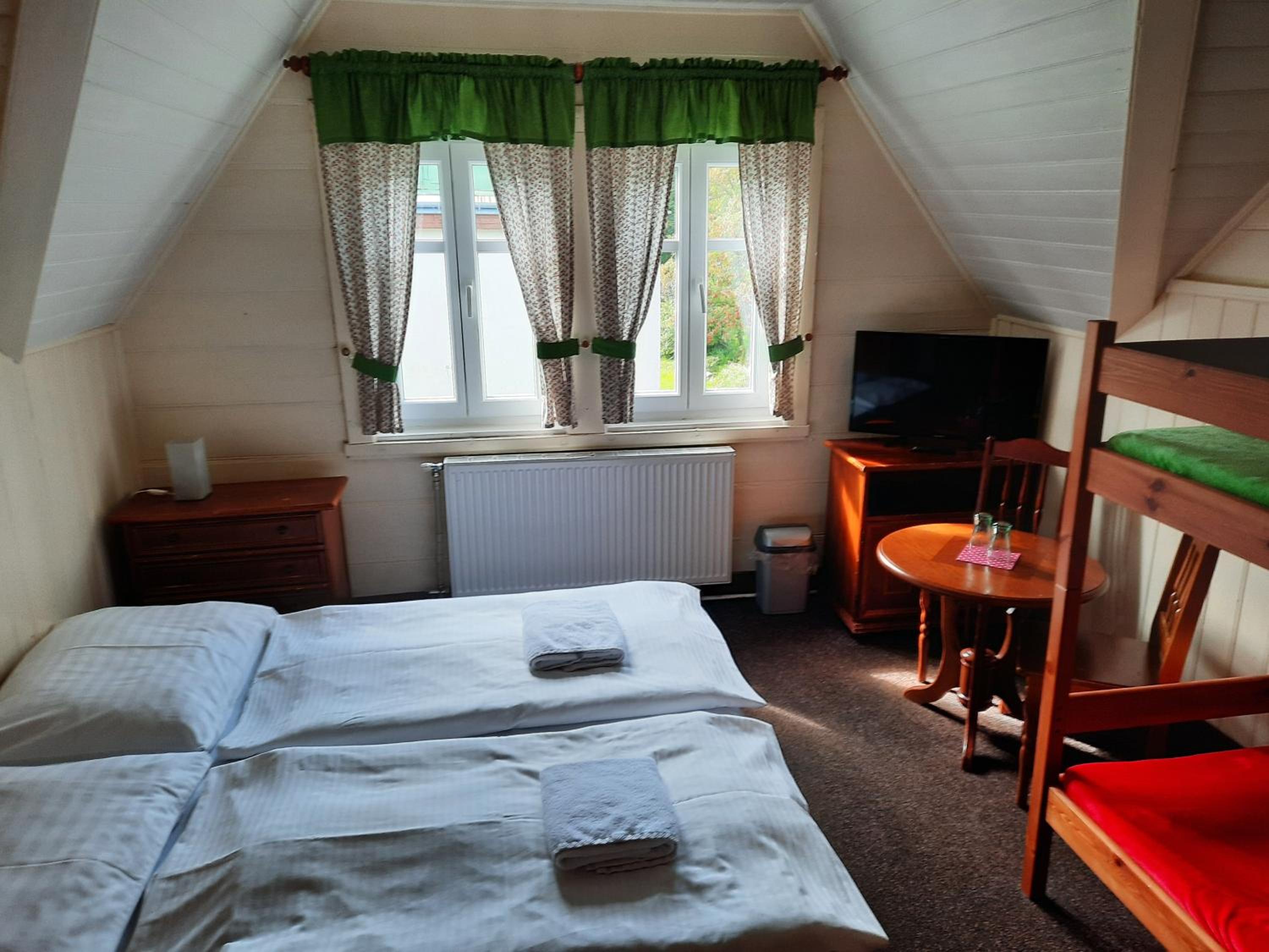 Quadruple Room with Private External Bathroom - Photo 7