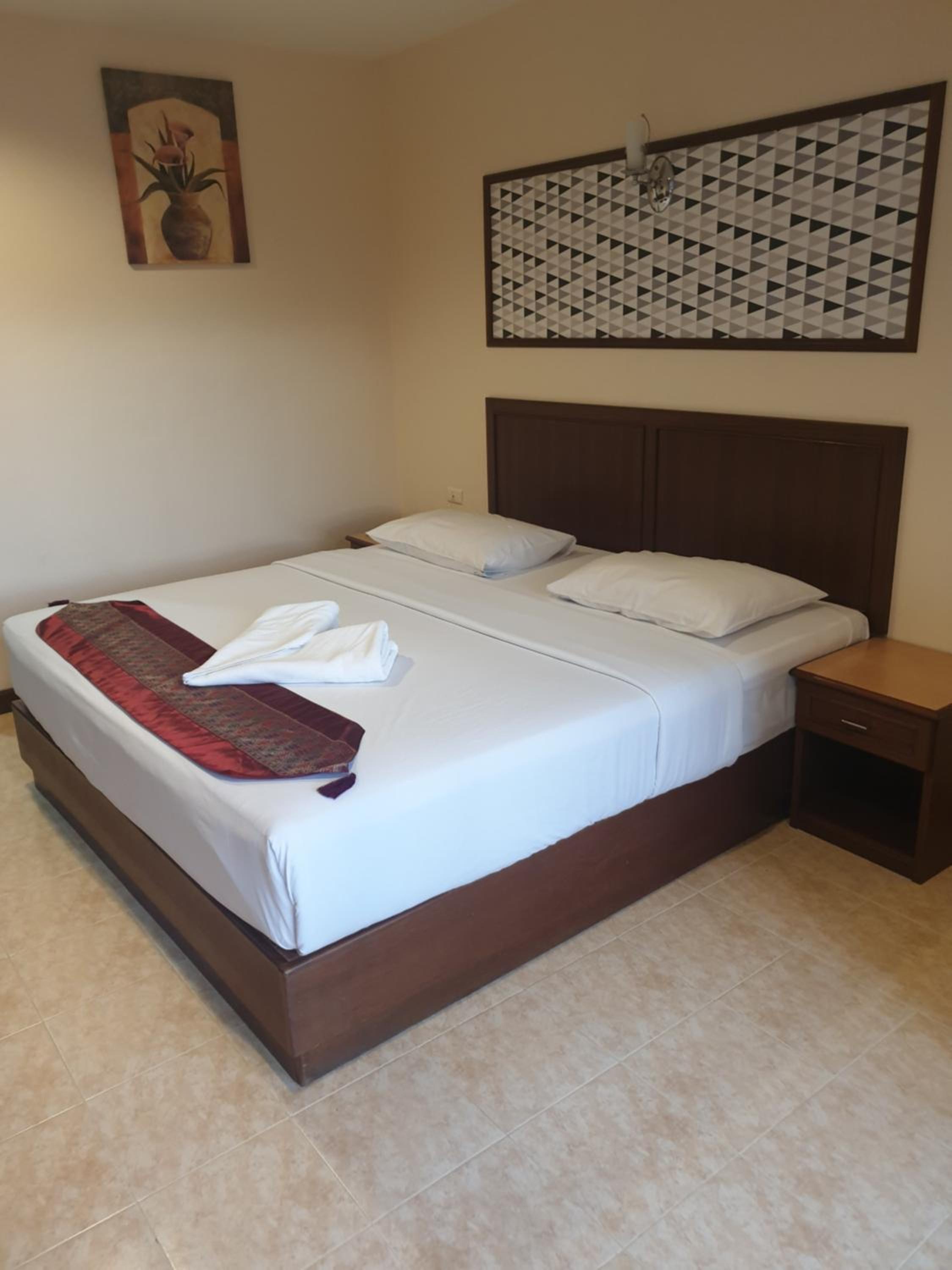 King Room with Pool View - Non-Smoking - Photo 10