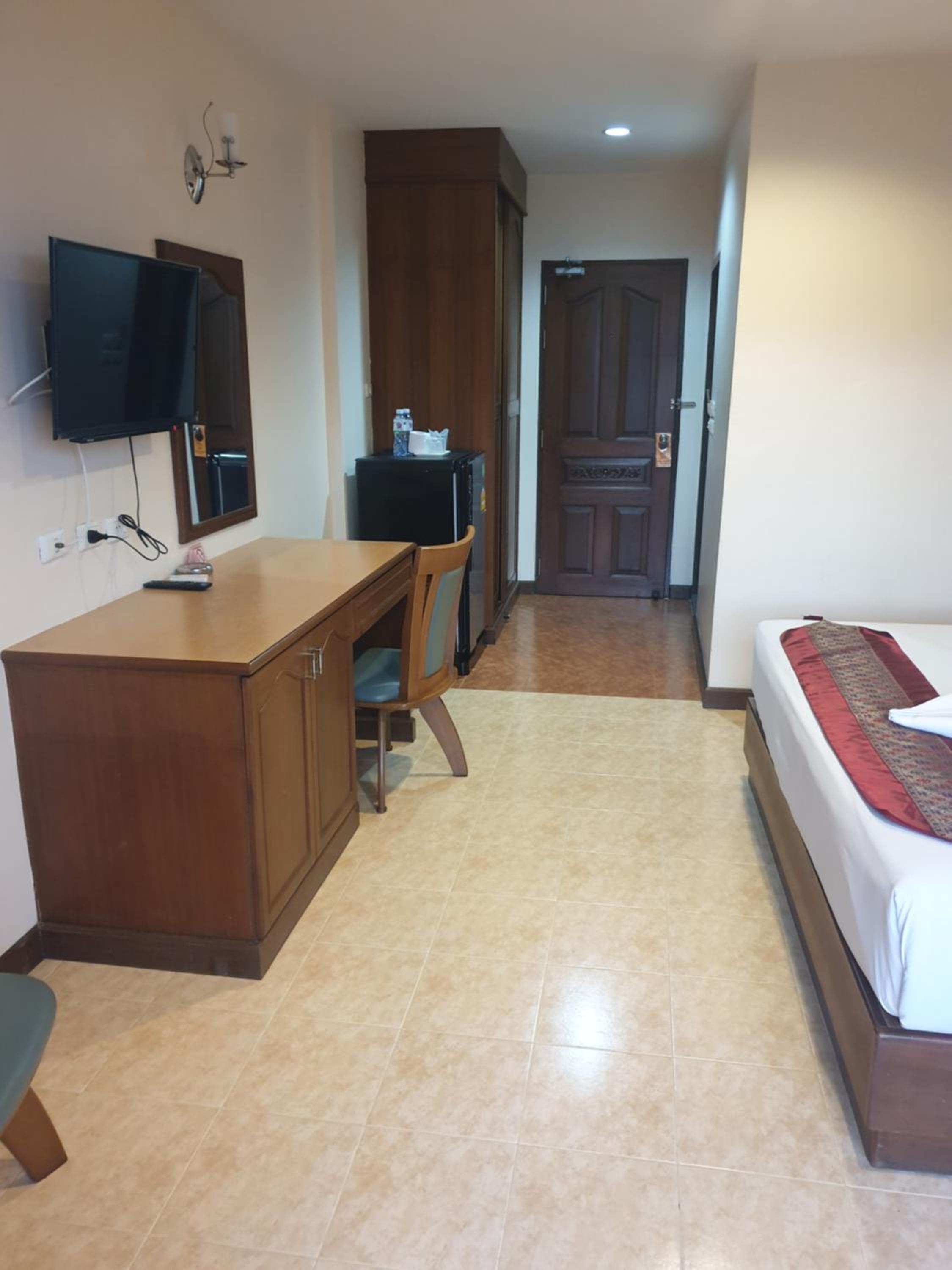 King Room with Pool View - Non-Smoking - Photo 6