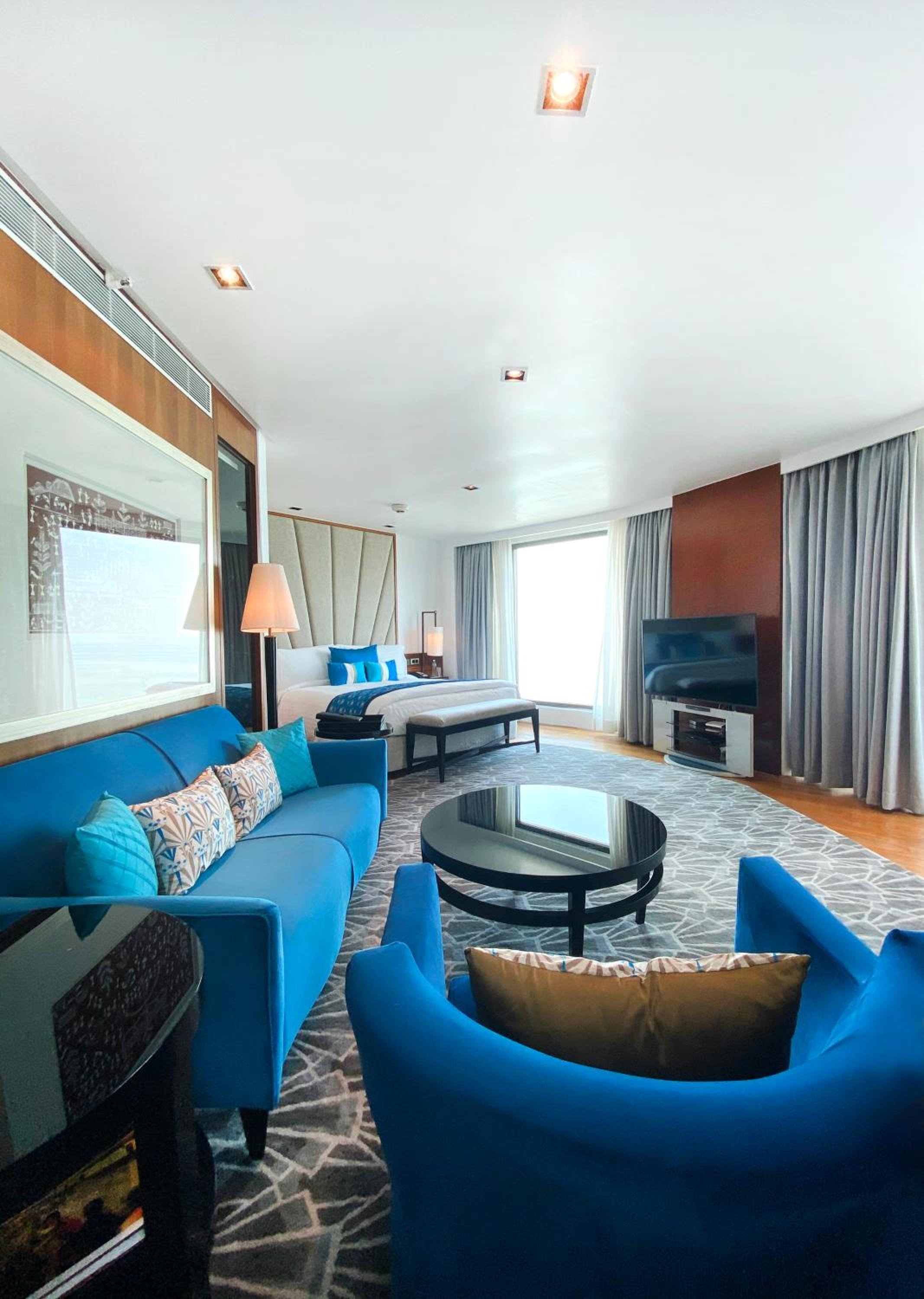 One-Bedroom Suite with Sea View - Photo 1