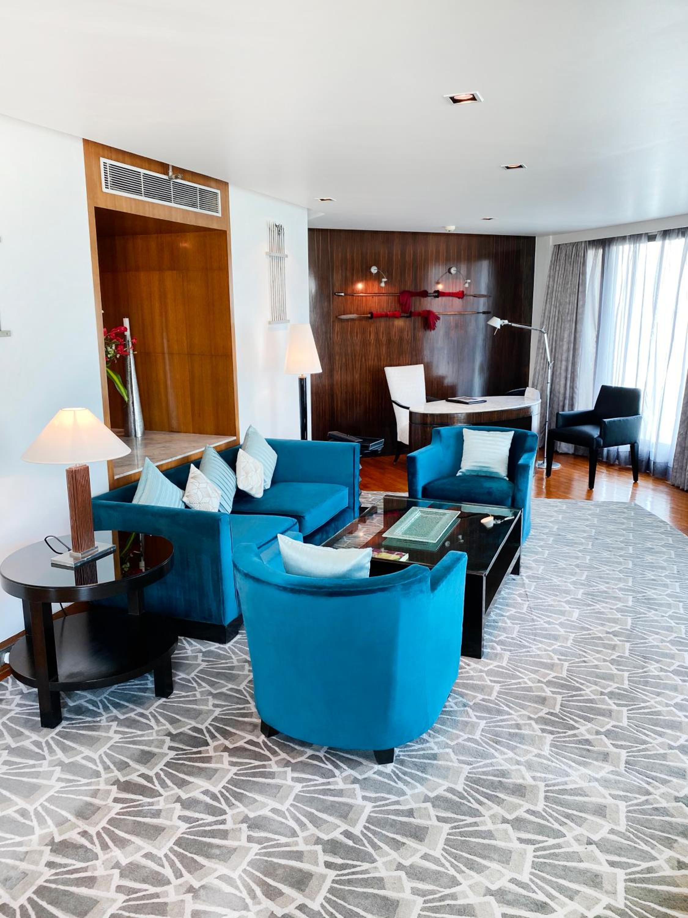 Luxury Suite - Photo 16