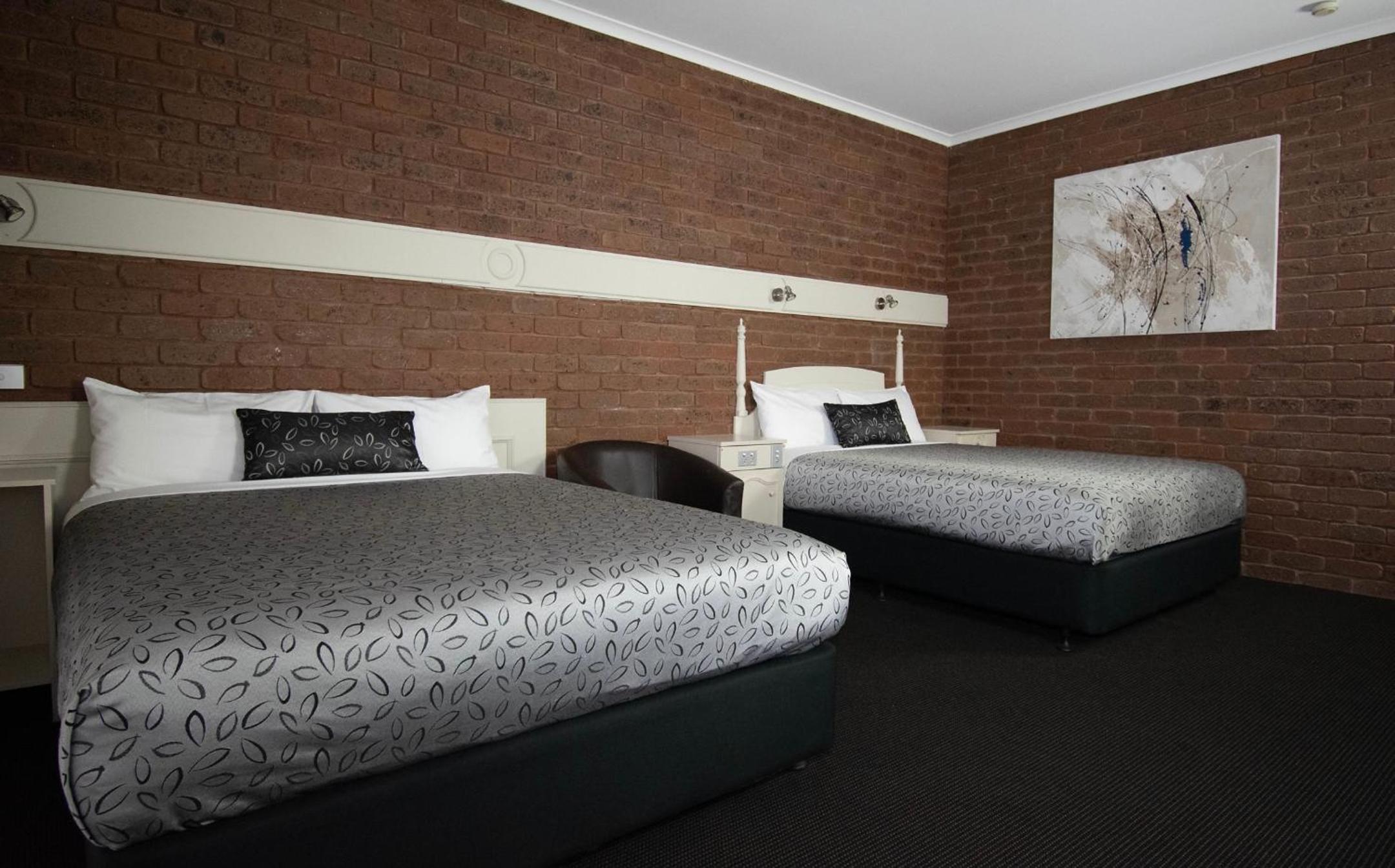 Large Double Room photo 2