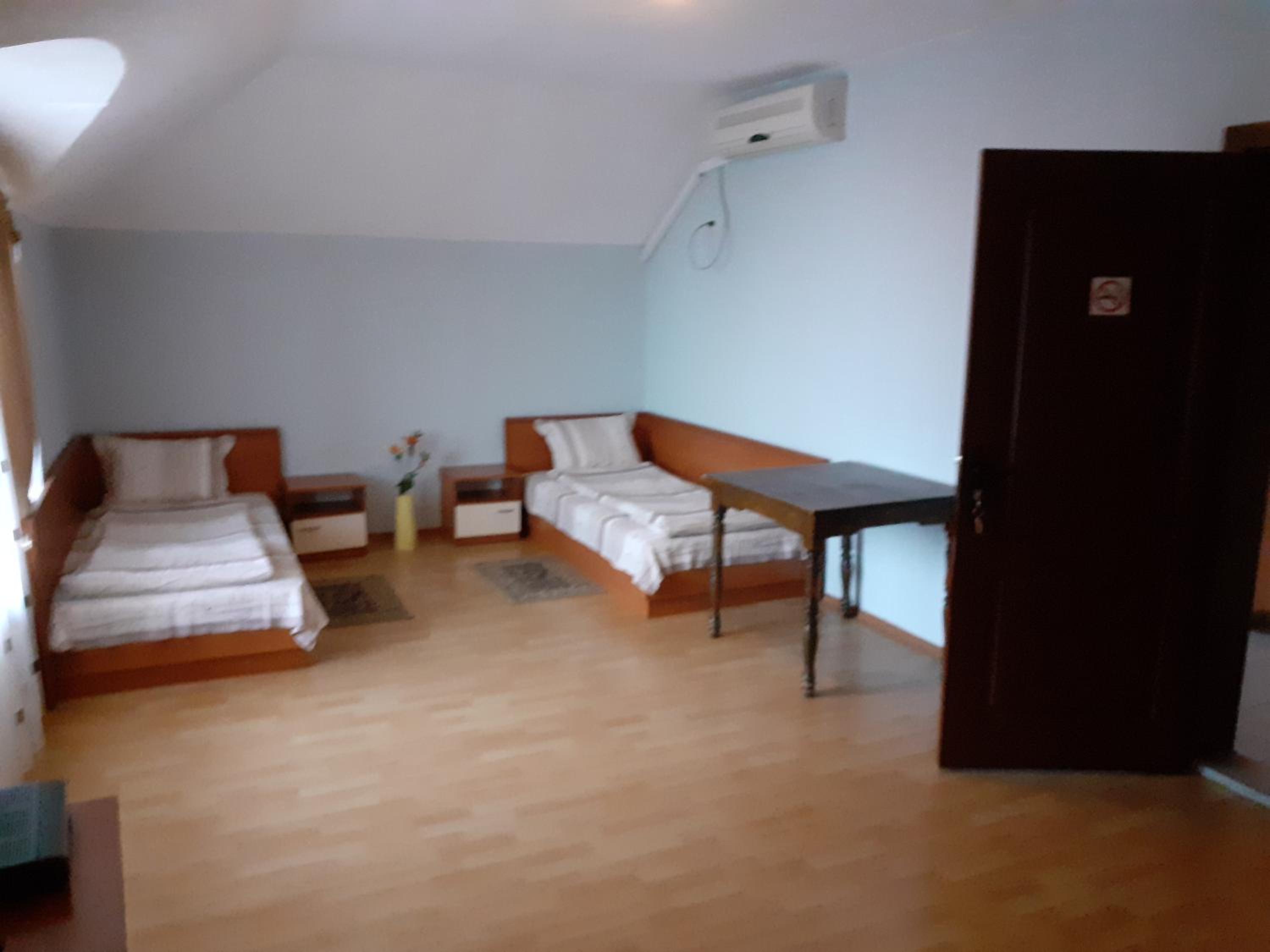 Apartment with Terrace - Photo 3