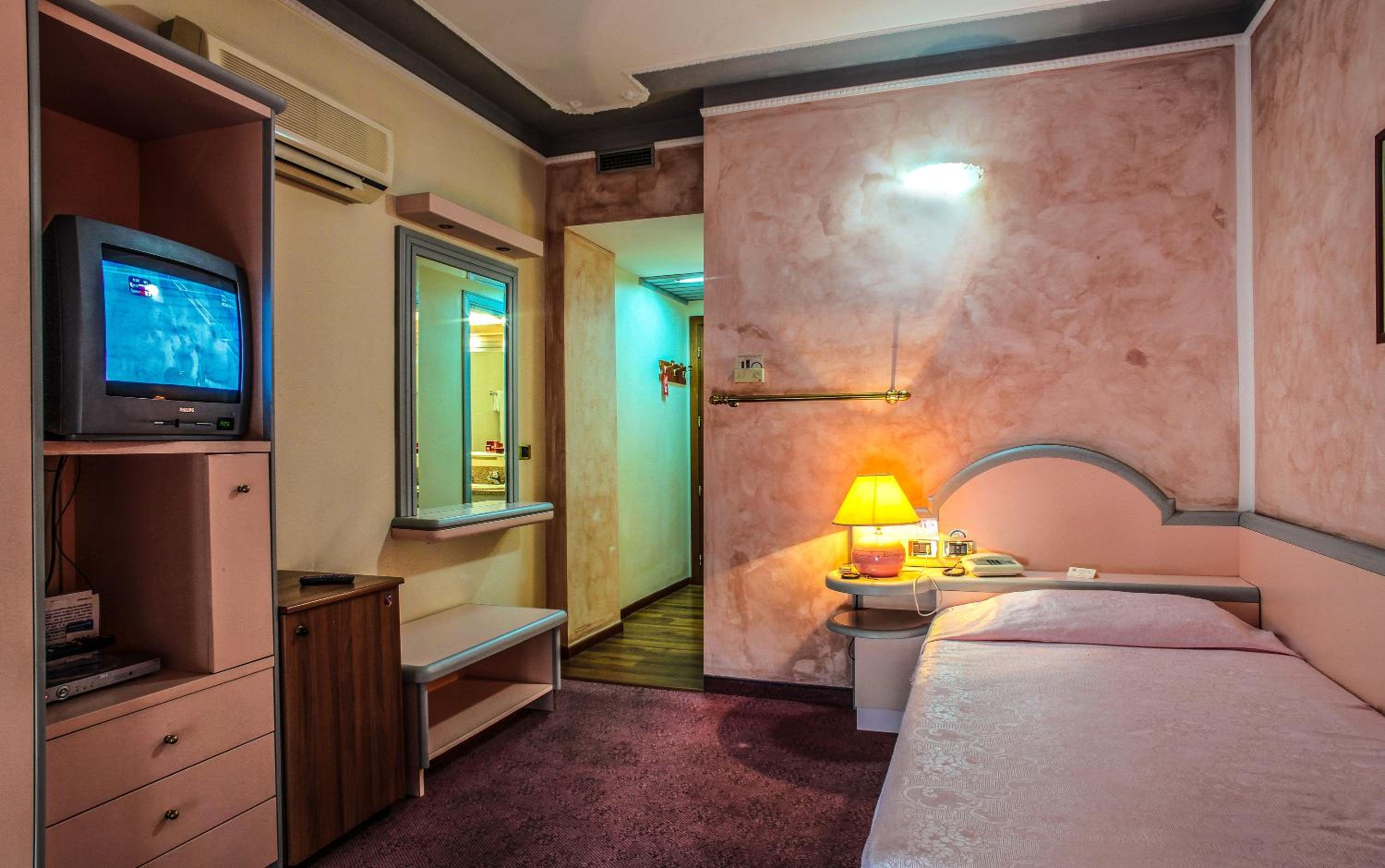 Standard Triple Room photo 2