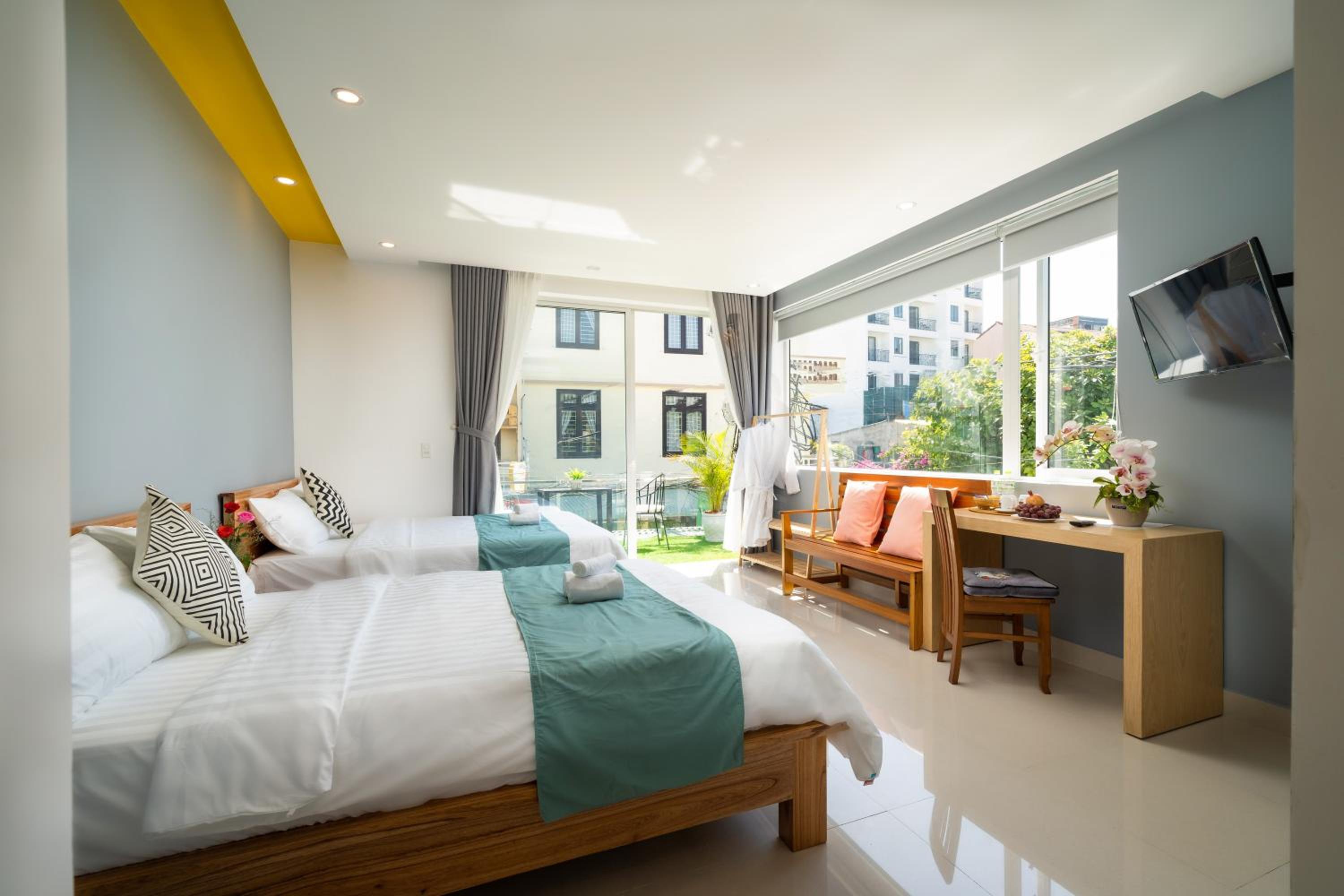 Quadruple Room with Balcony