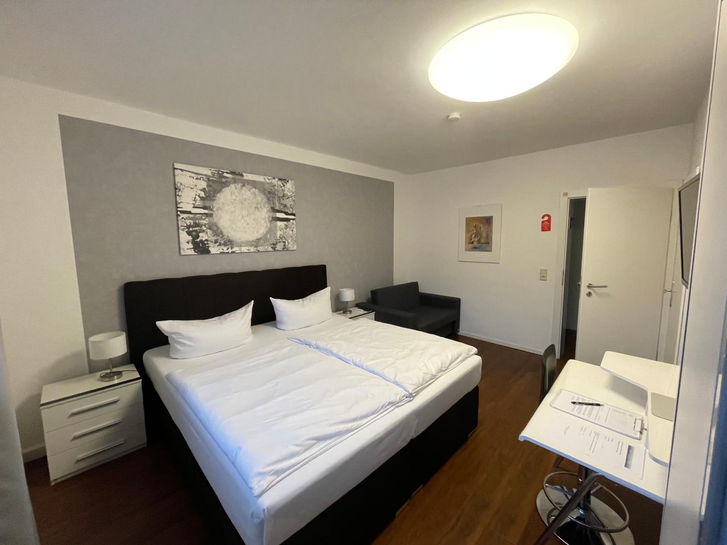 Double Room - Photo 6