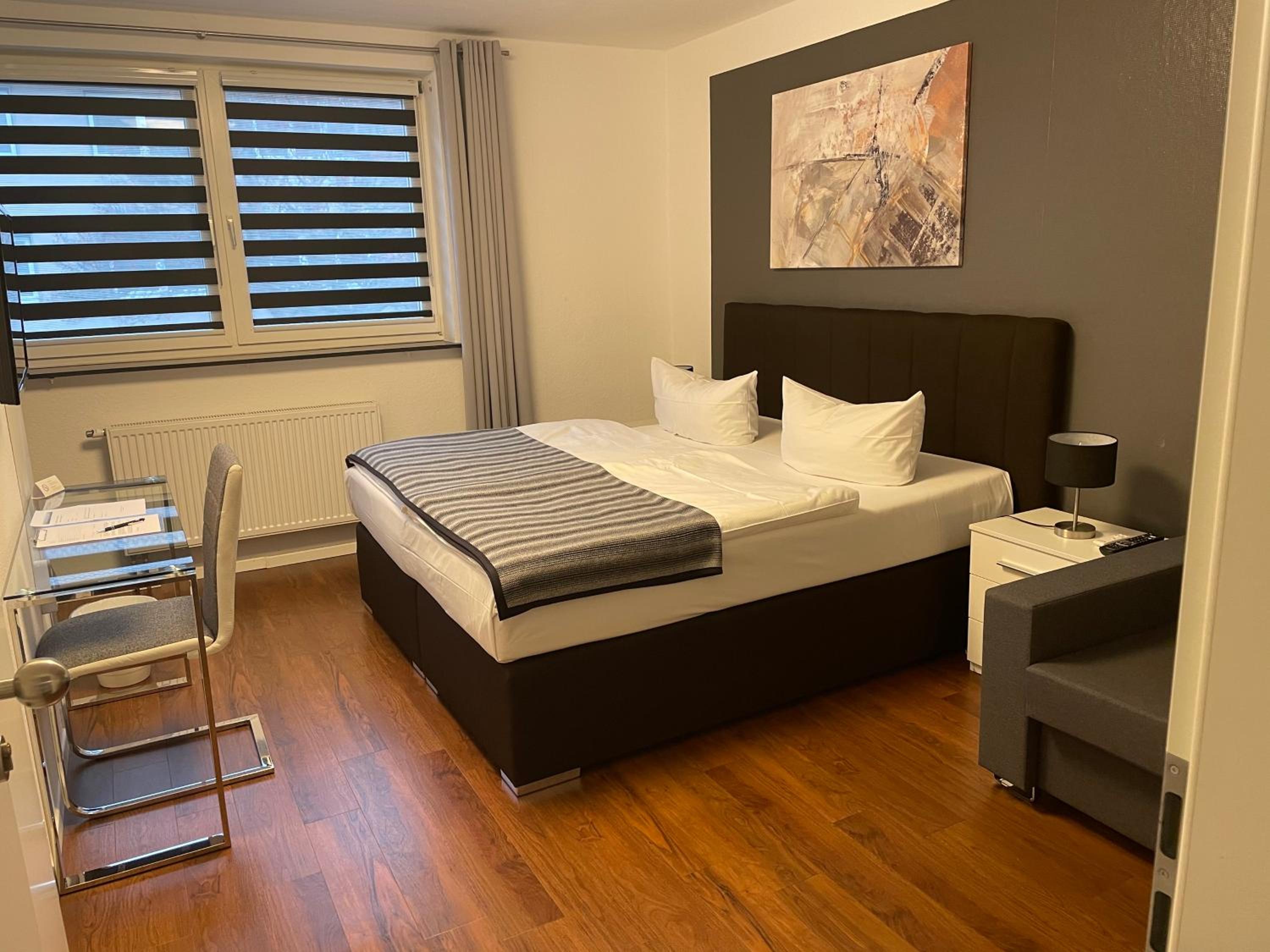 Double Room - Photo 7