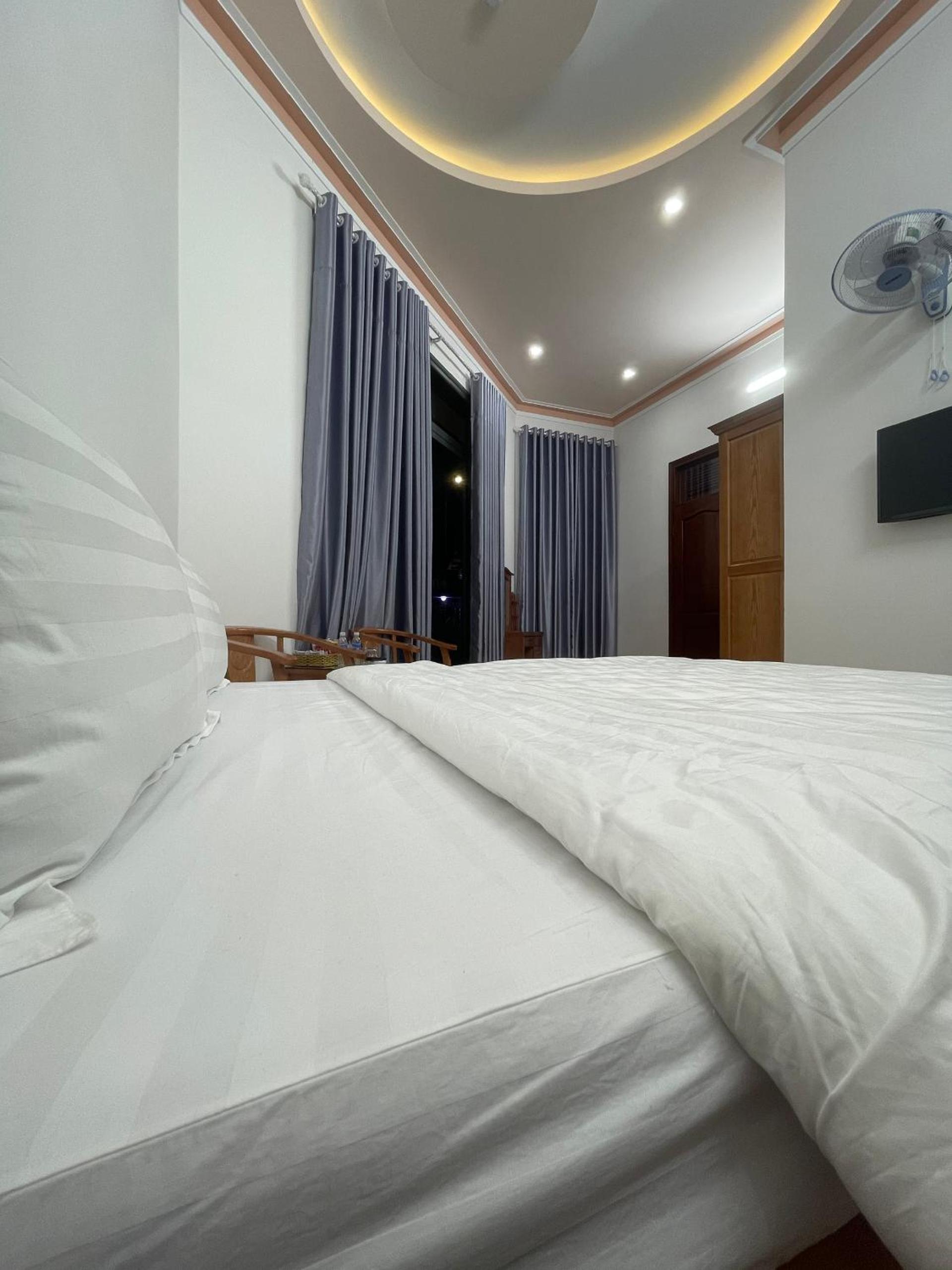 Deluxe King Room photo 1