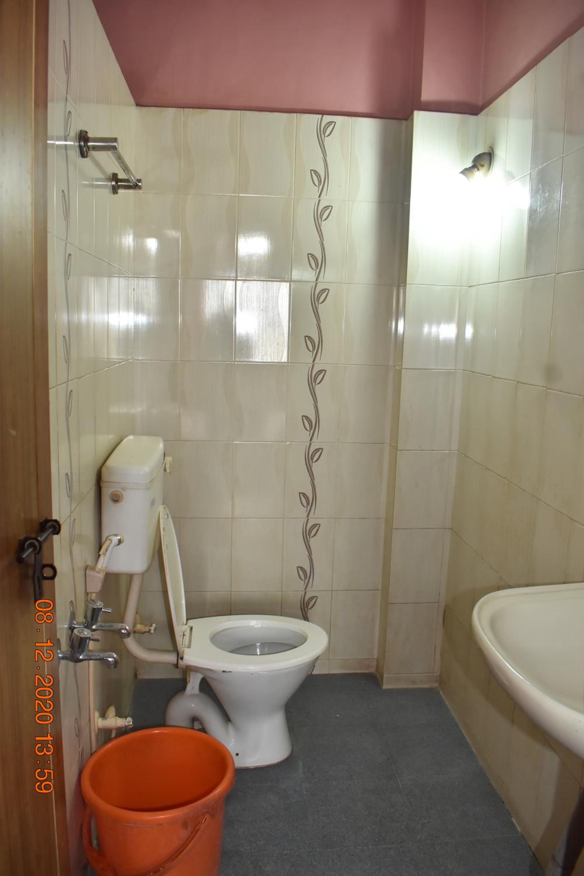 Standard Double Room with Fan - Photo 2