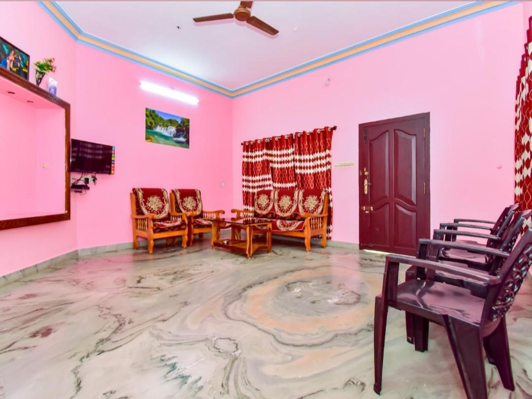 Three-Bedroom House photo 1