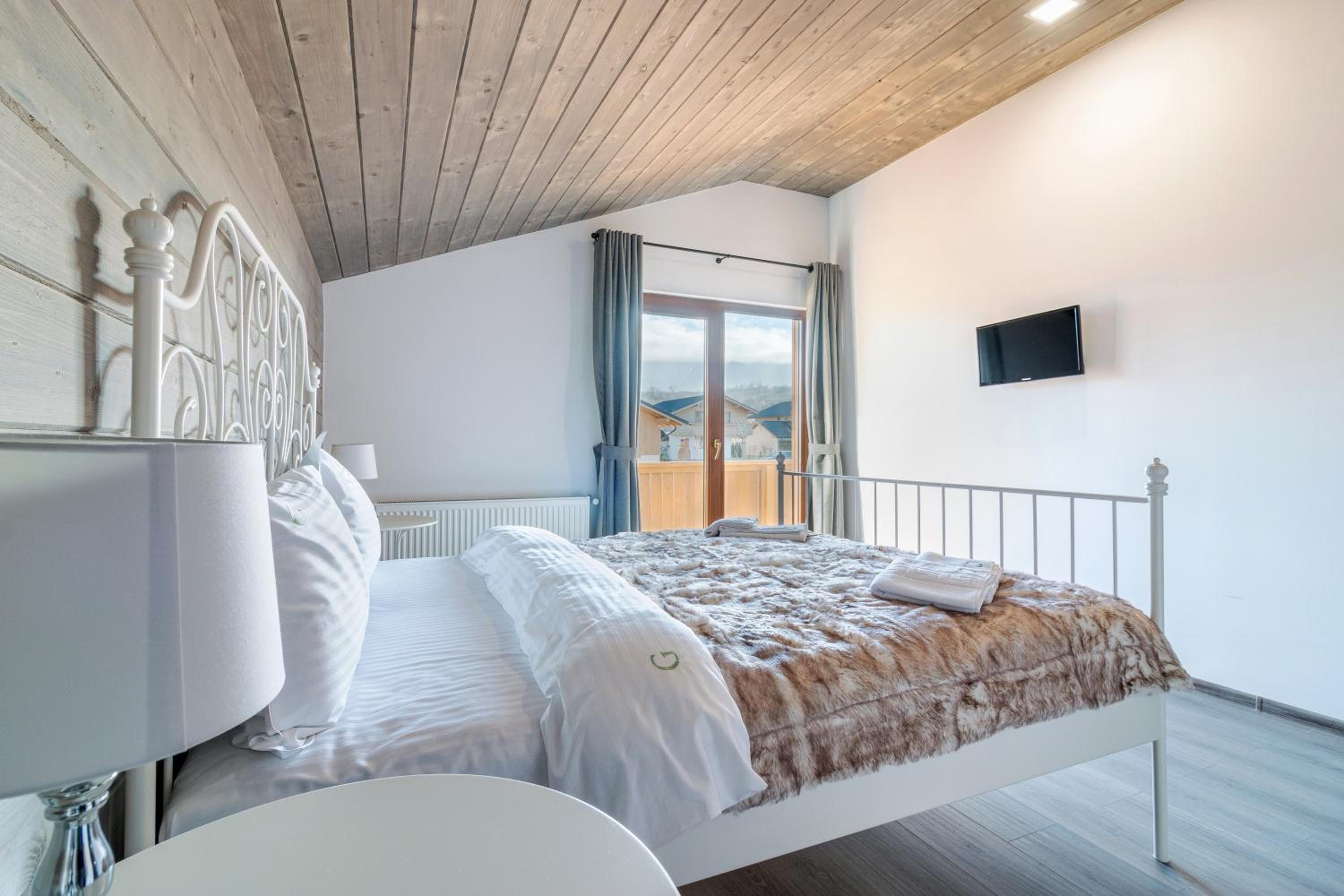 Three-Bedroom Villa photo 1