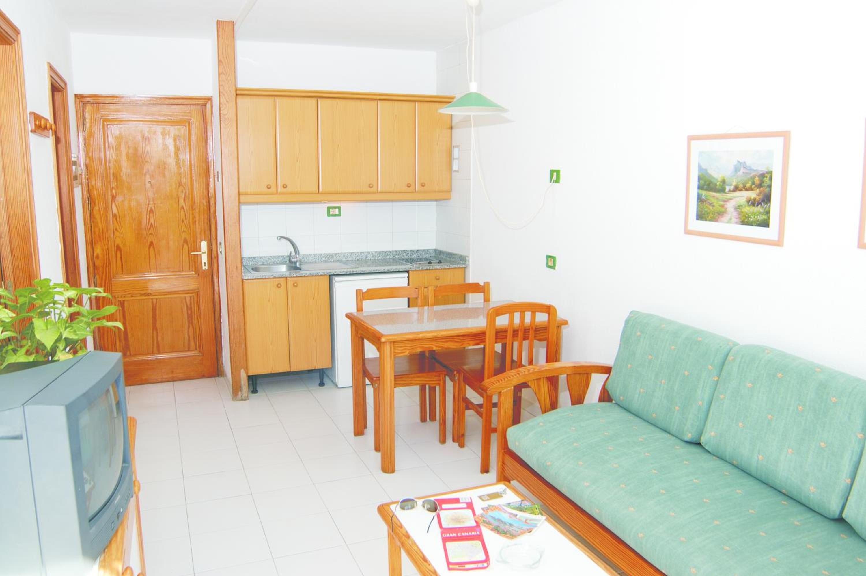 One-Bedroom Standard Apartment photo 2