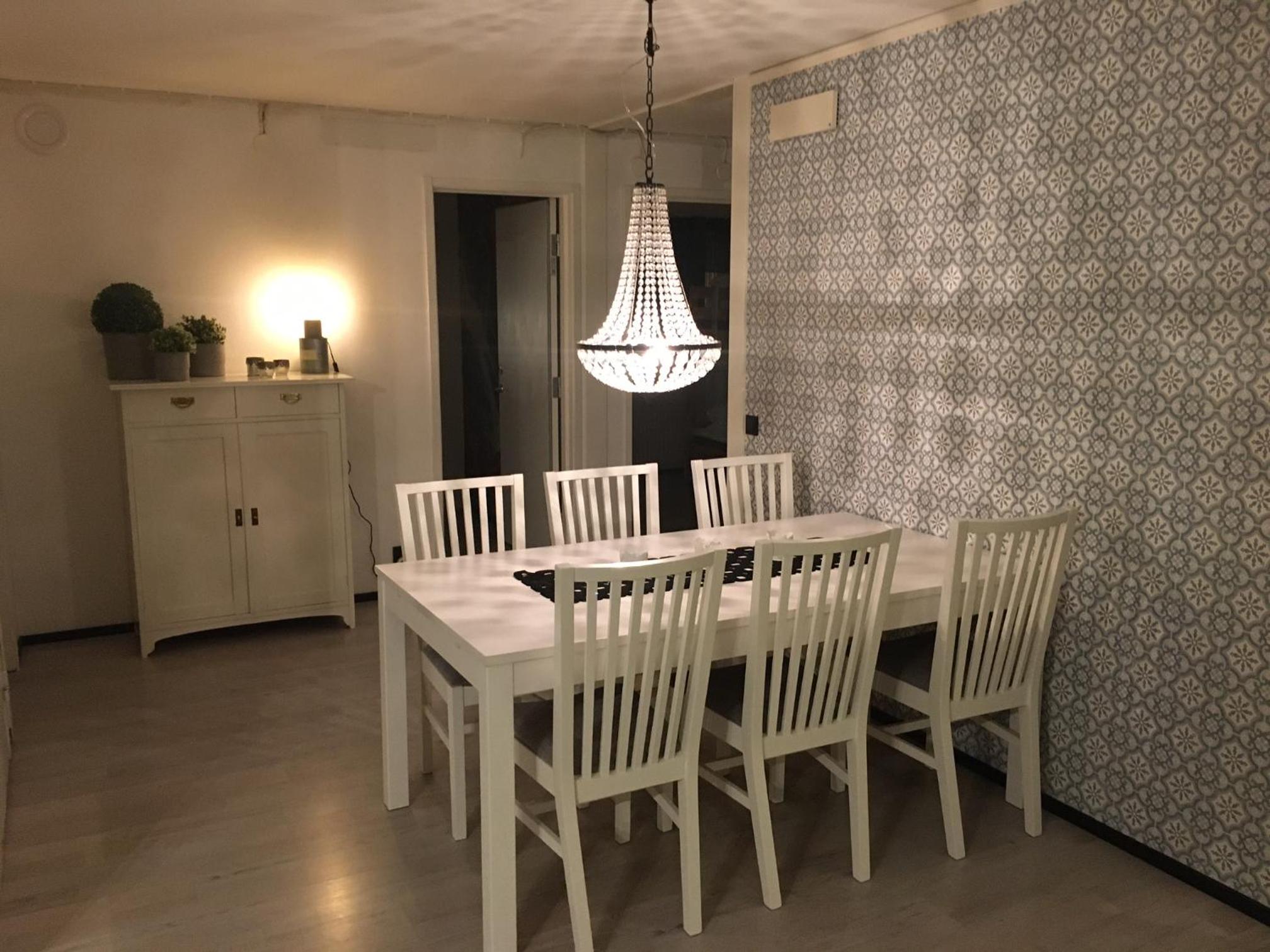 Three-Bedroom House - Photo 4