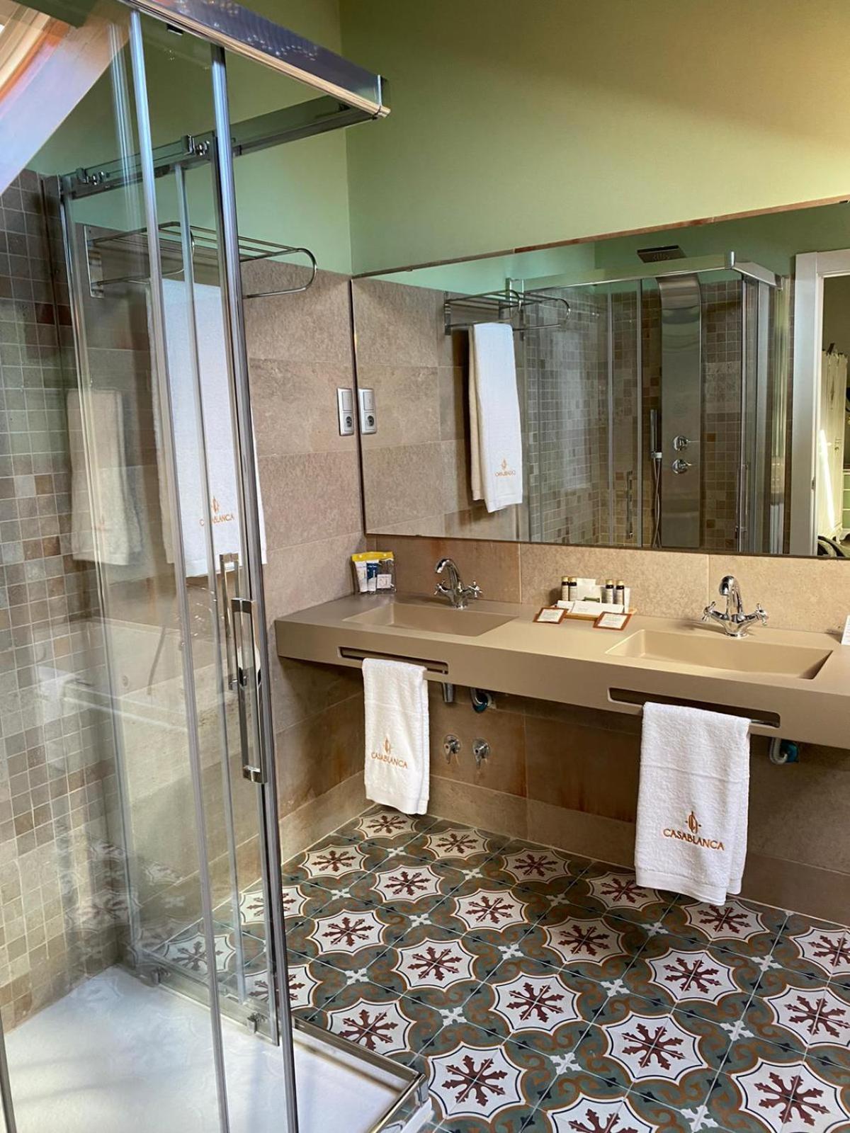 Double Room - Photo 2
