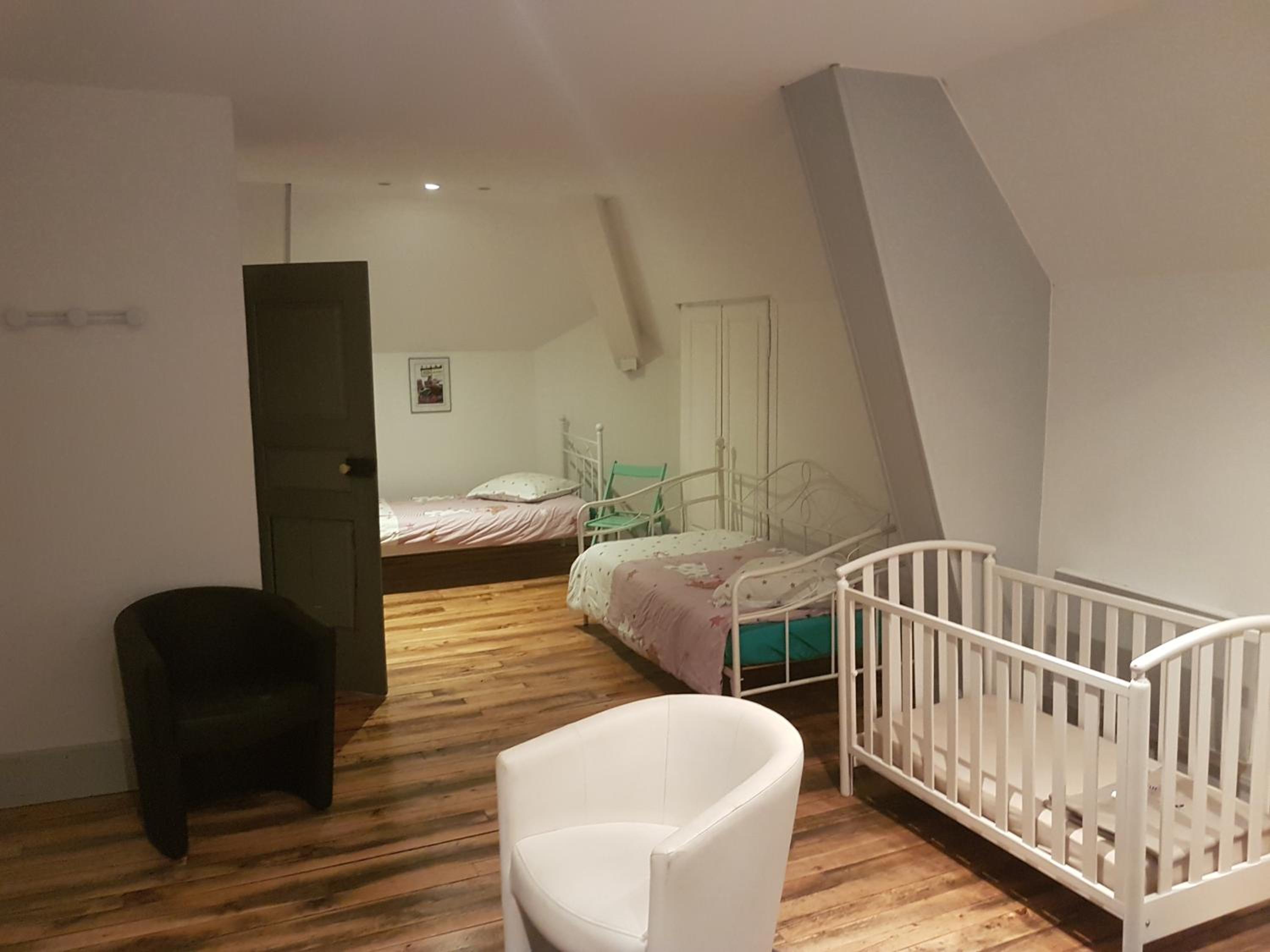 Family Room - Photo 12