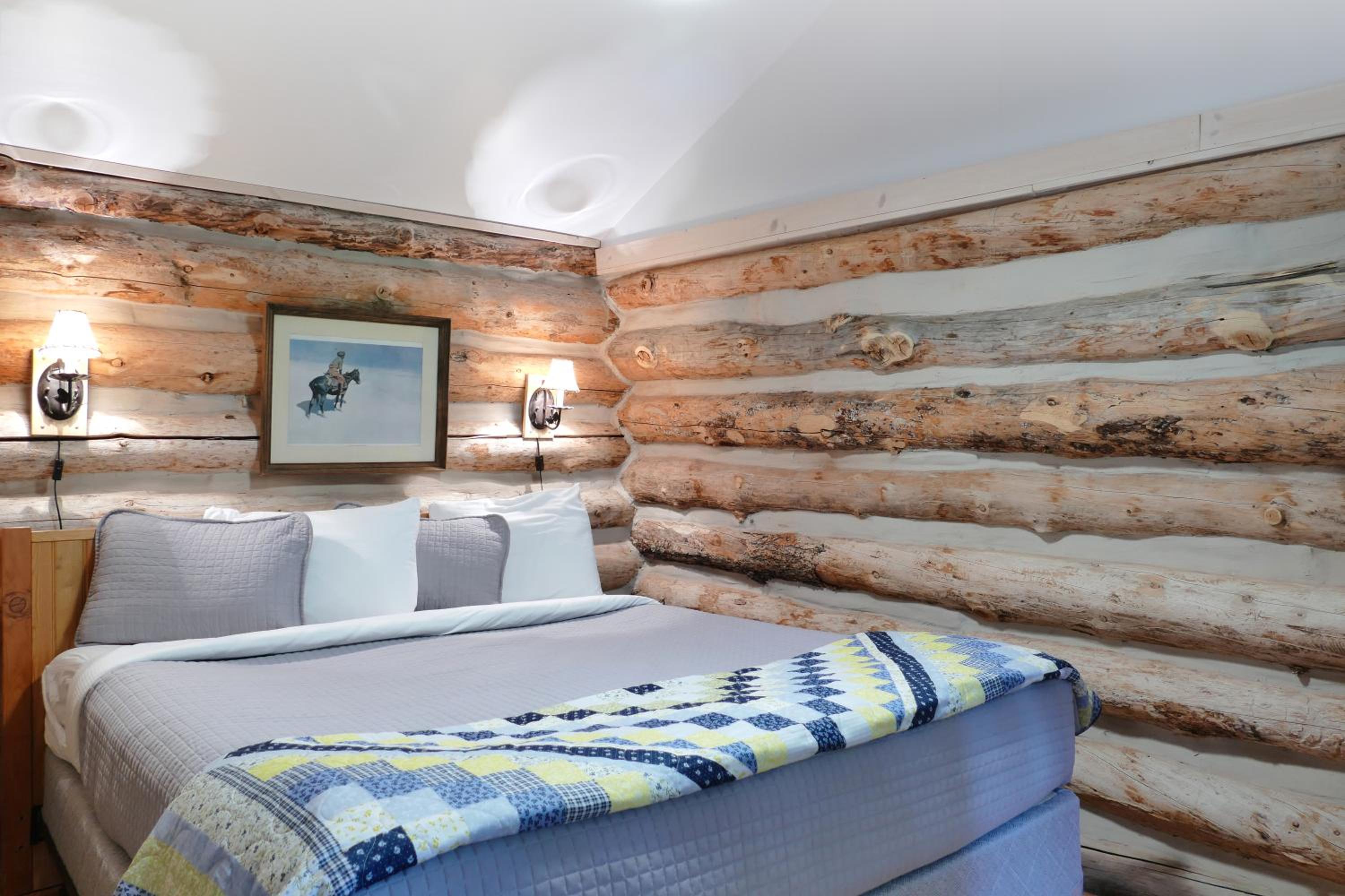 Deluxe Family Suite photo 1