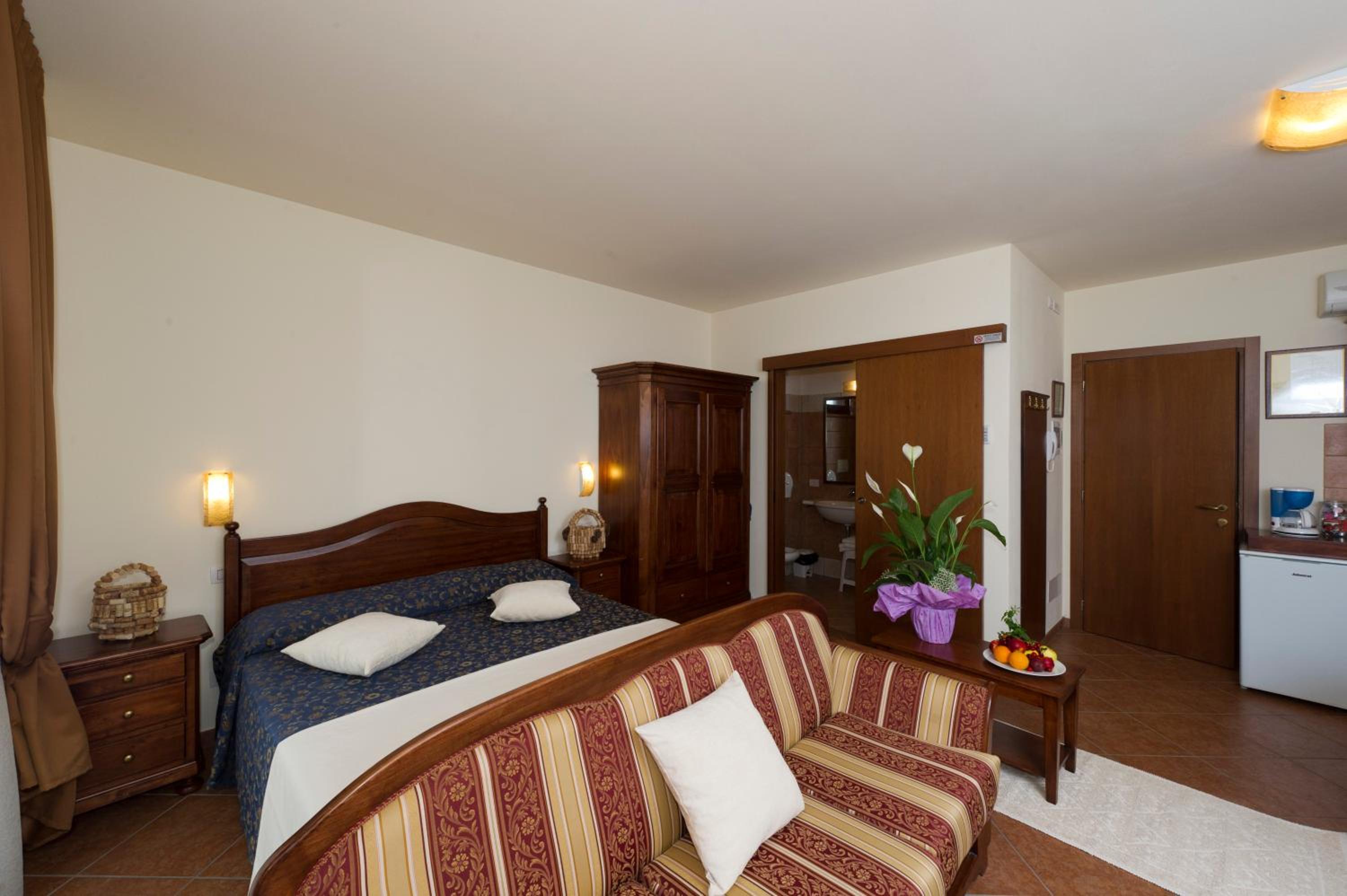 Studio Apartment (2 Adults)