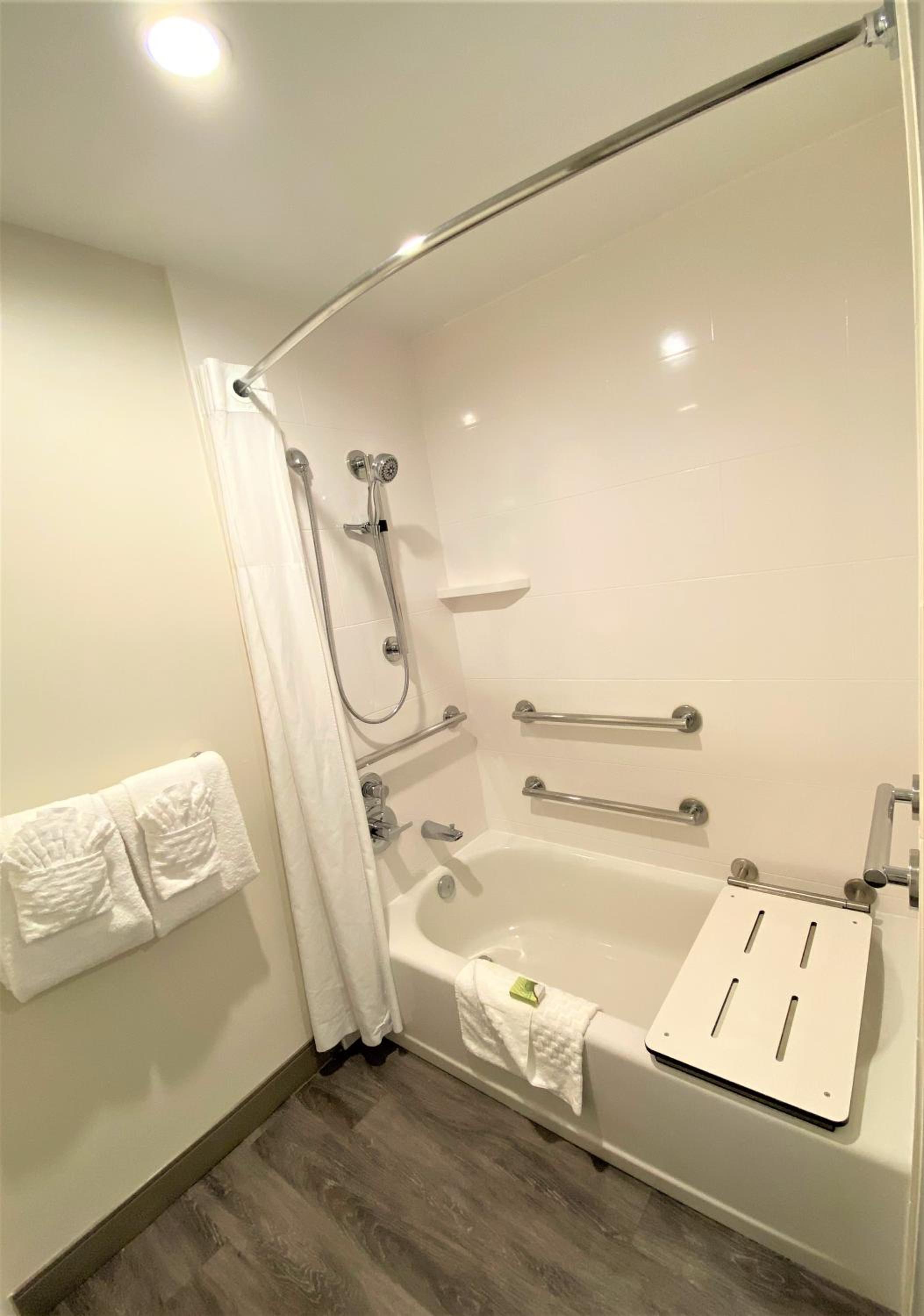 Double Room with Two Double Beds - Mobility Accessible/Non-Smoking
