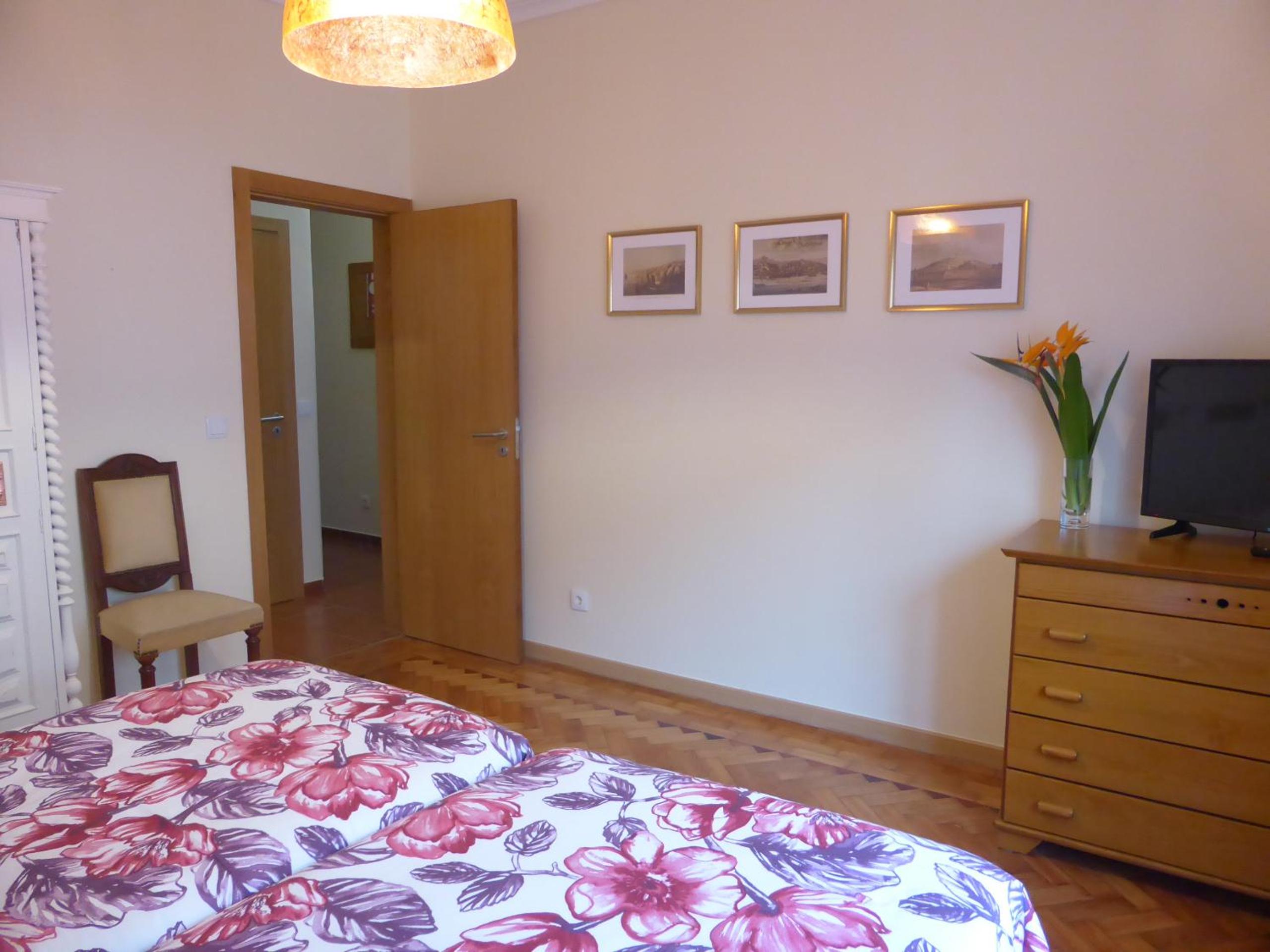 Two-Bedroom Apartment  - no terrace access photo 2