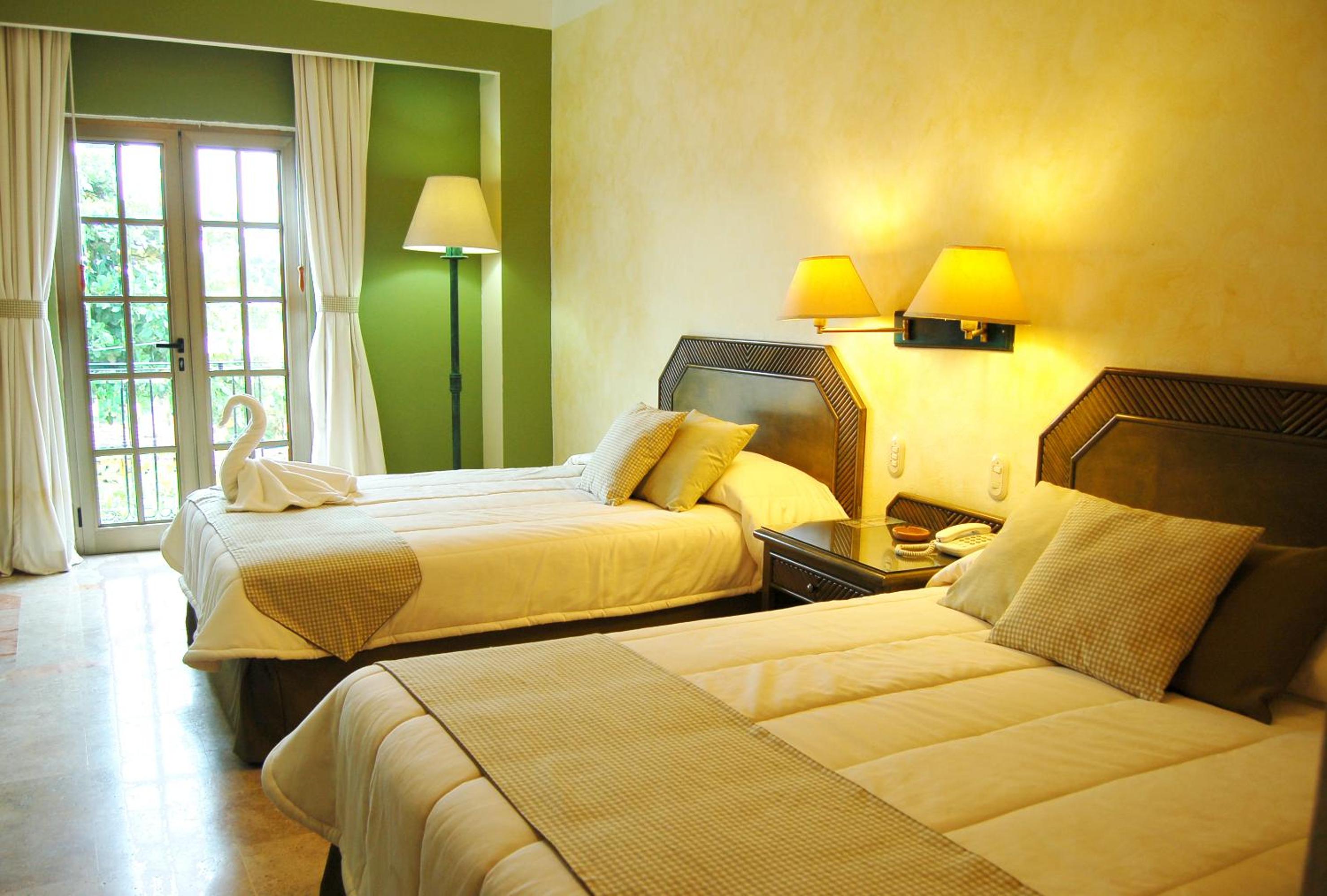 Double Room with Two Double Beds - Photo 5