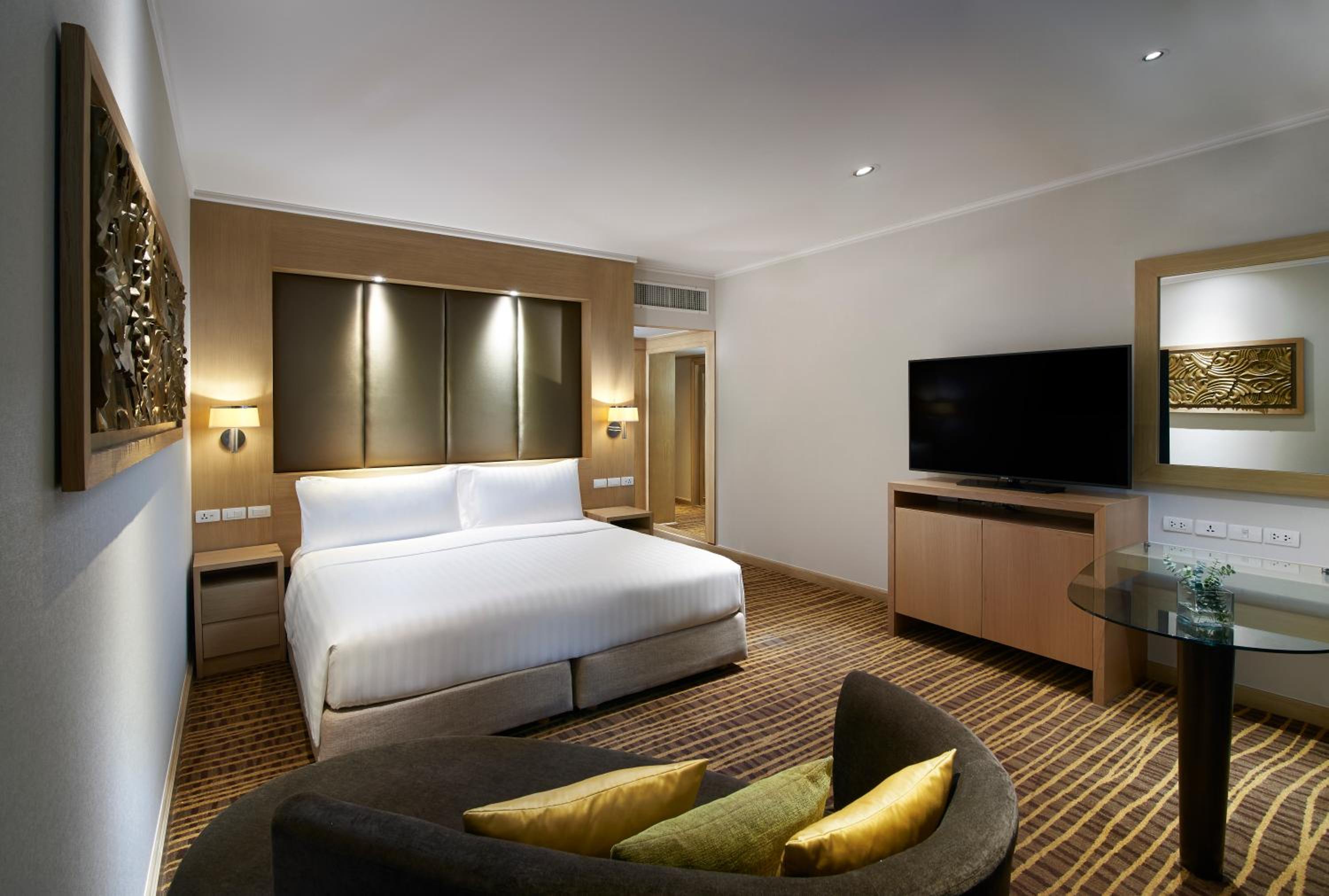Deluxe King Room