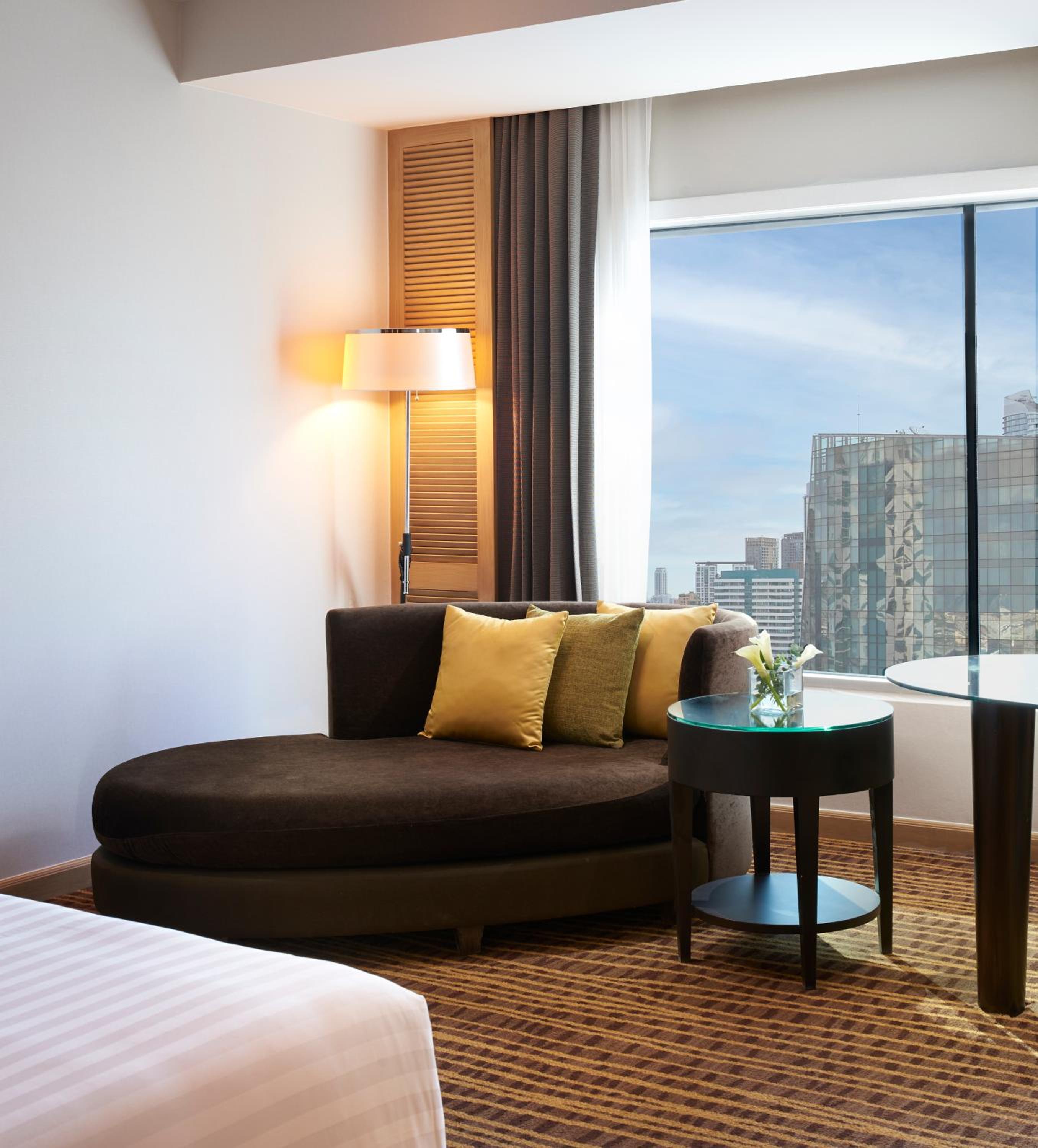 Deluxe Twin Room thumbnail 5