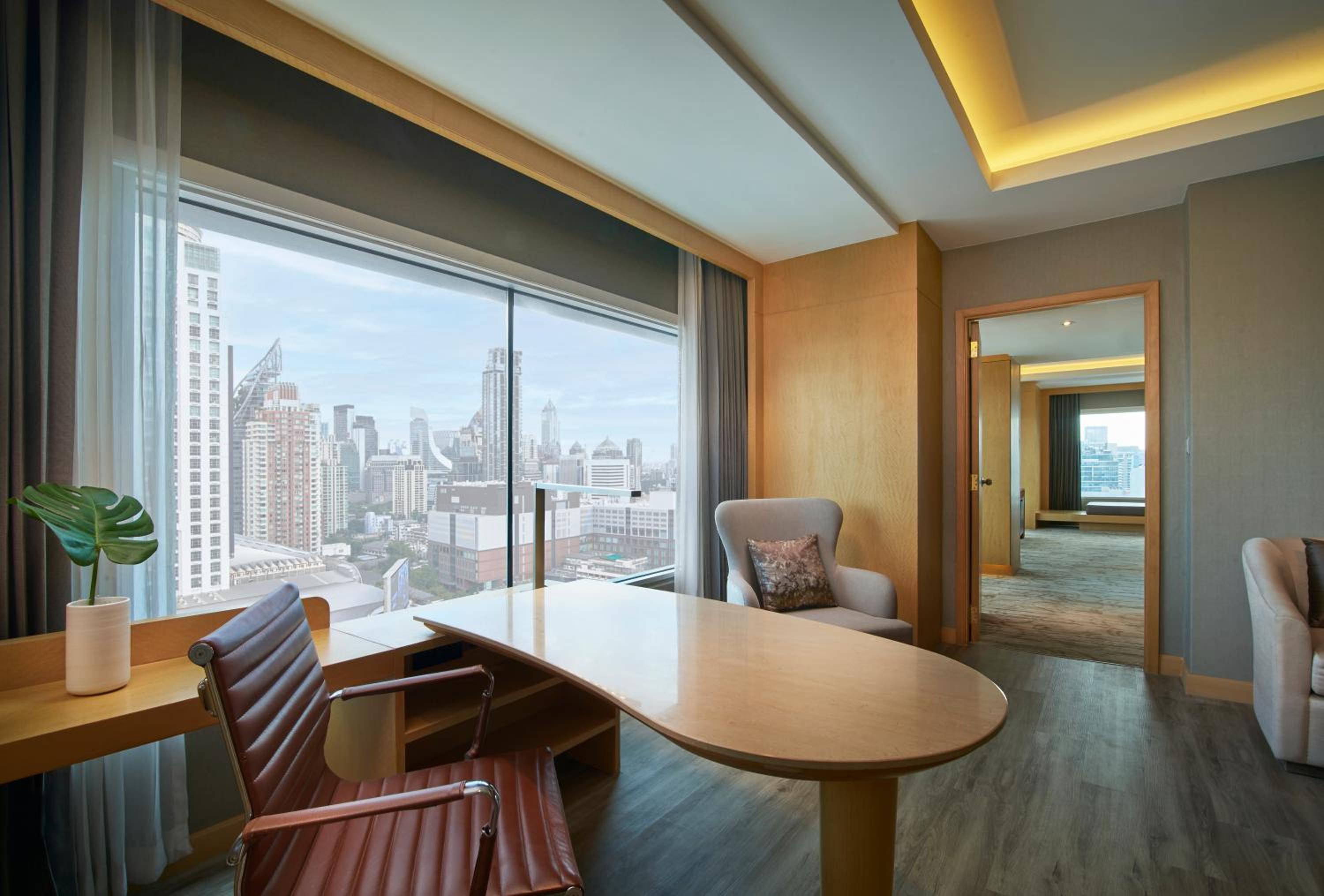 Club One Bedroom Corner Suite