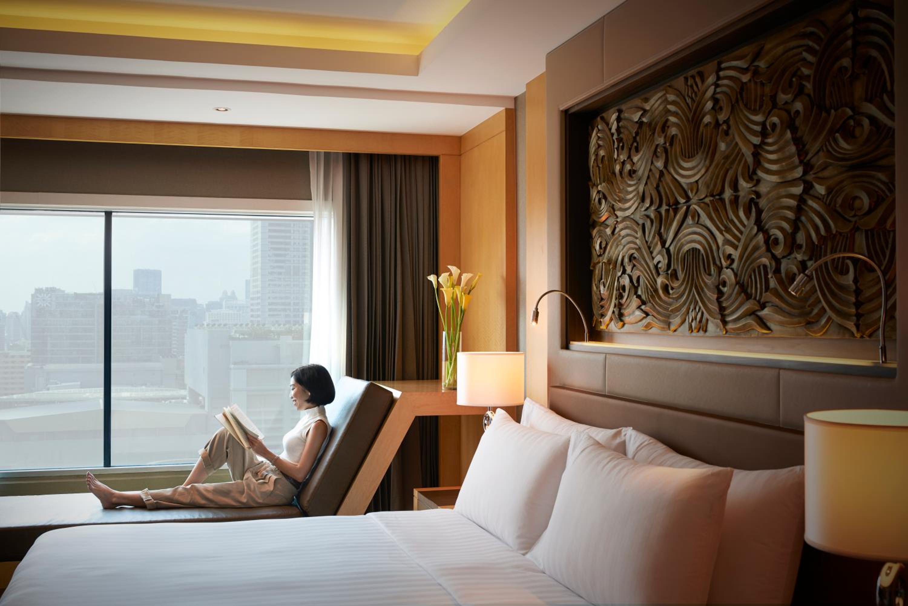 Club One Bedroom Corner Suite