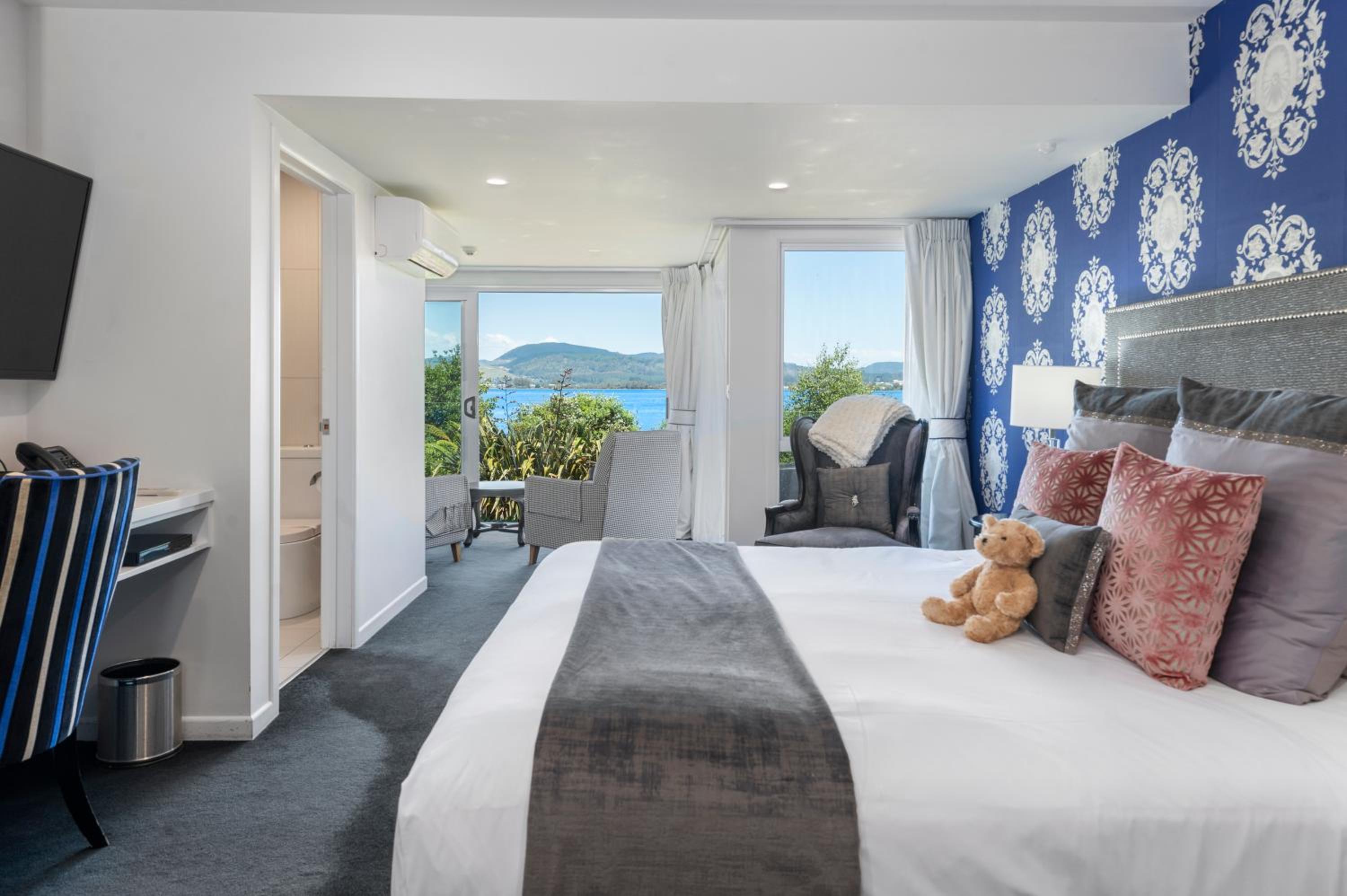 Premium Room - Lake Front