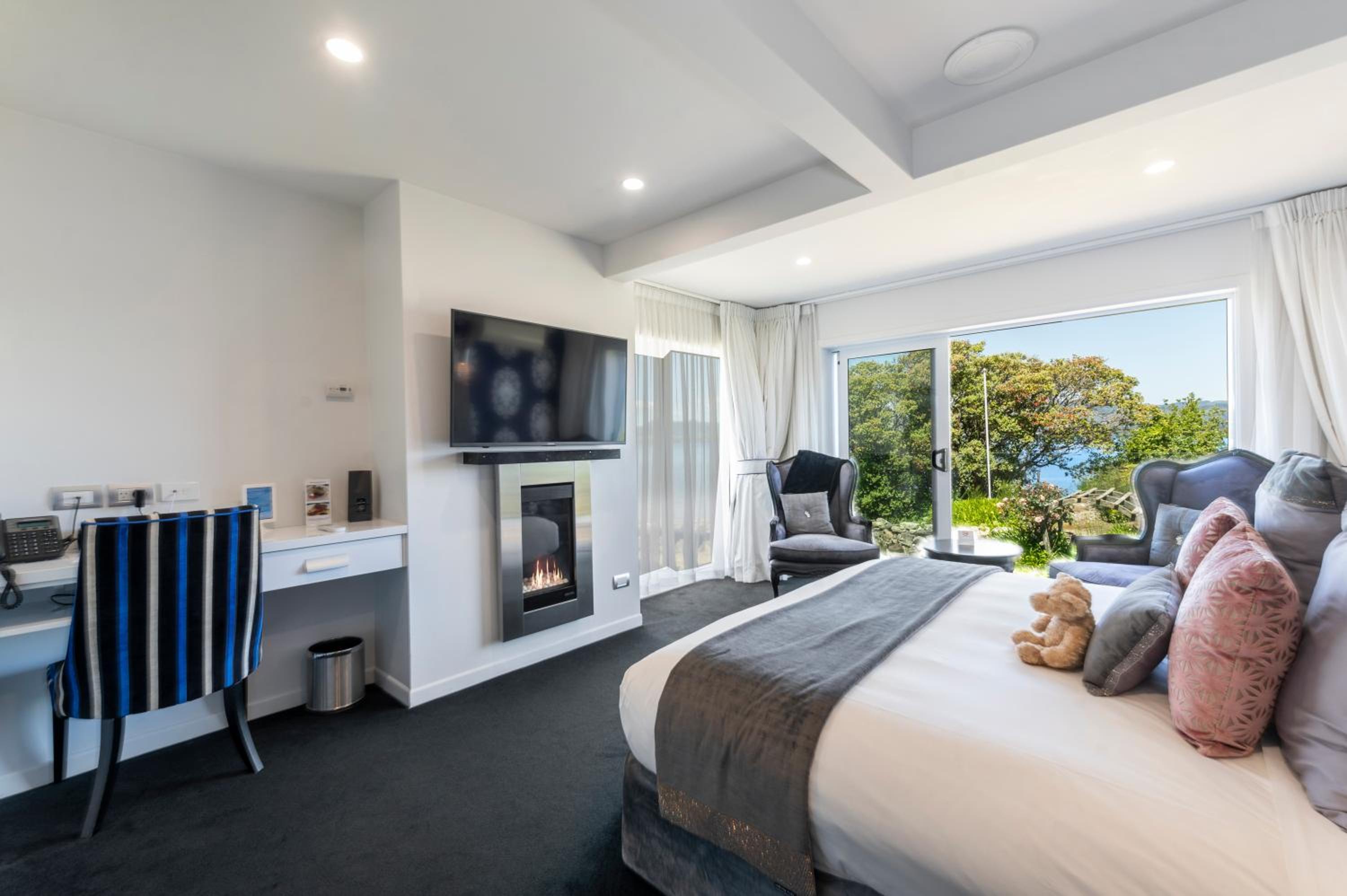 Premium Room - Lake Front