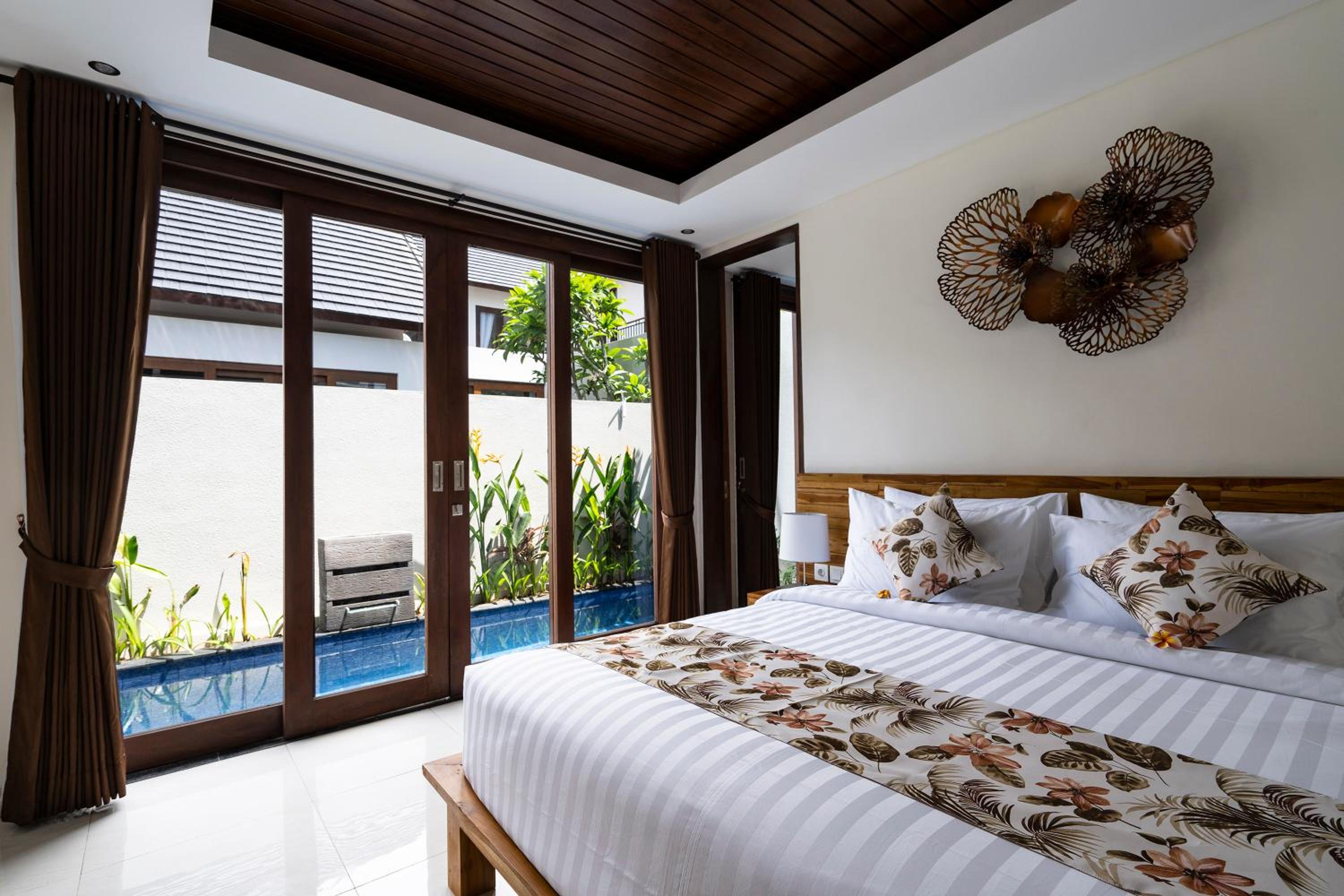 One-Bedroom Villa with Private Pool - Photo 18