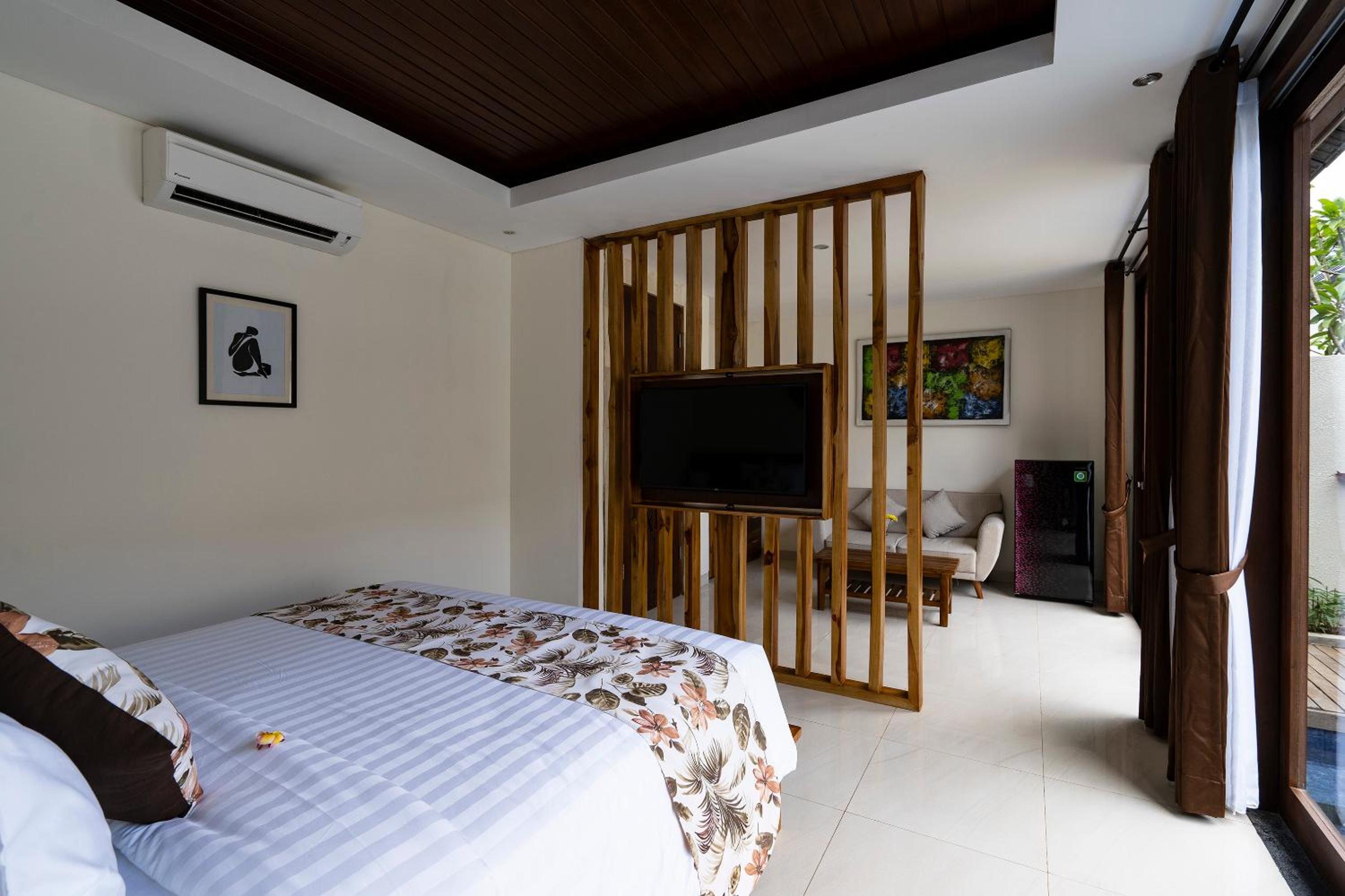 One-Bedroom Villa with Private Pool - Photo 16