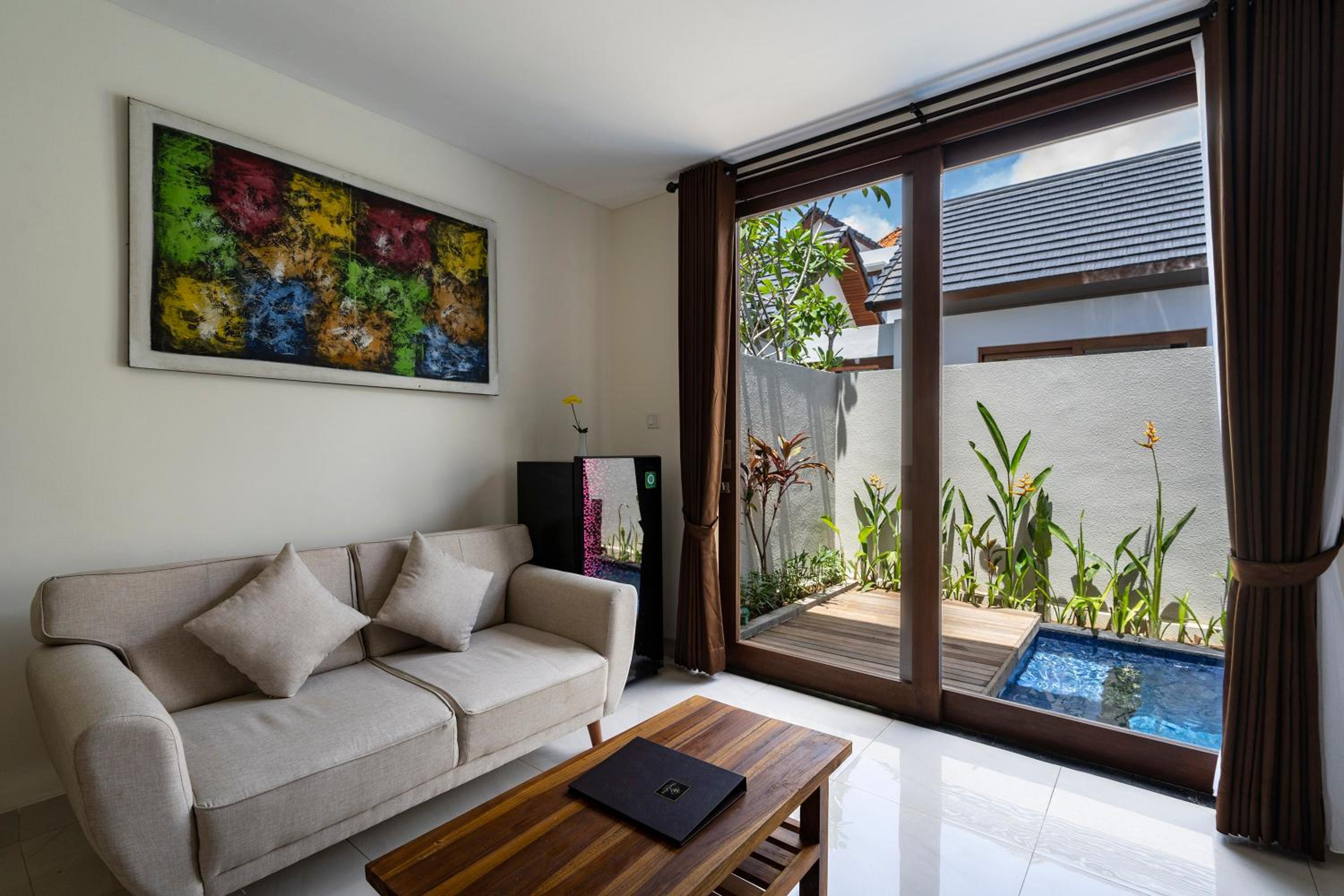 One-Bedroom Villa with Private Pool - Photo 14