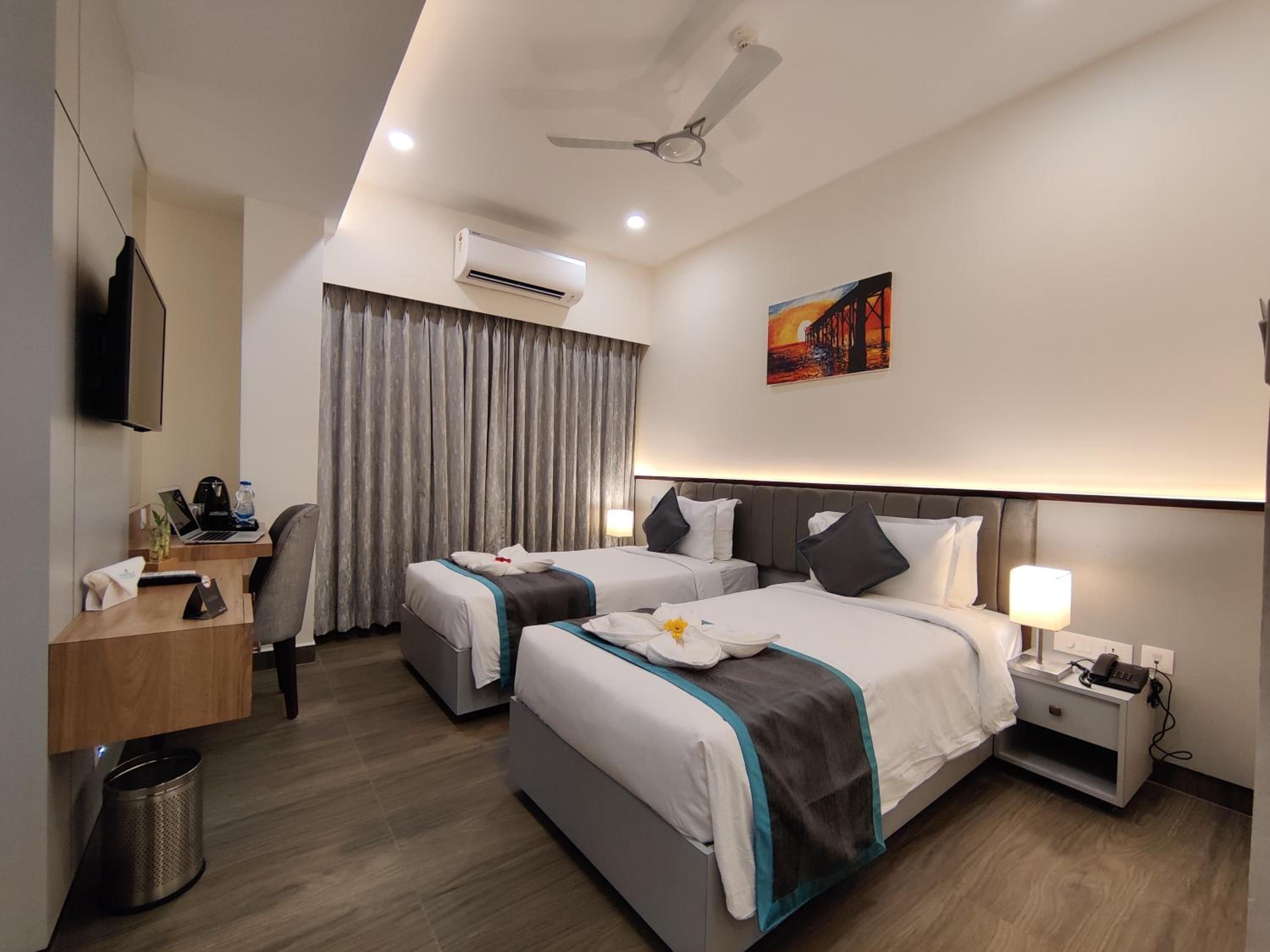 Superior Double or Twin Room - Photo 13