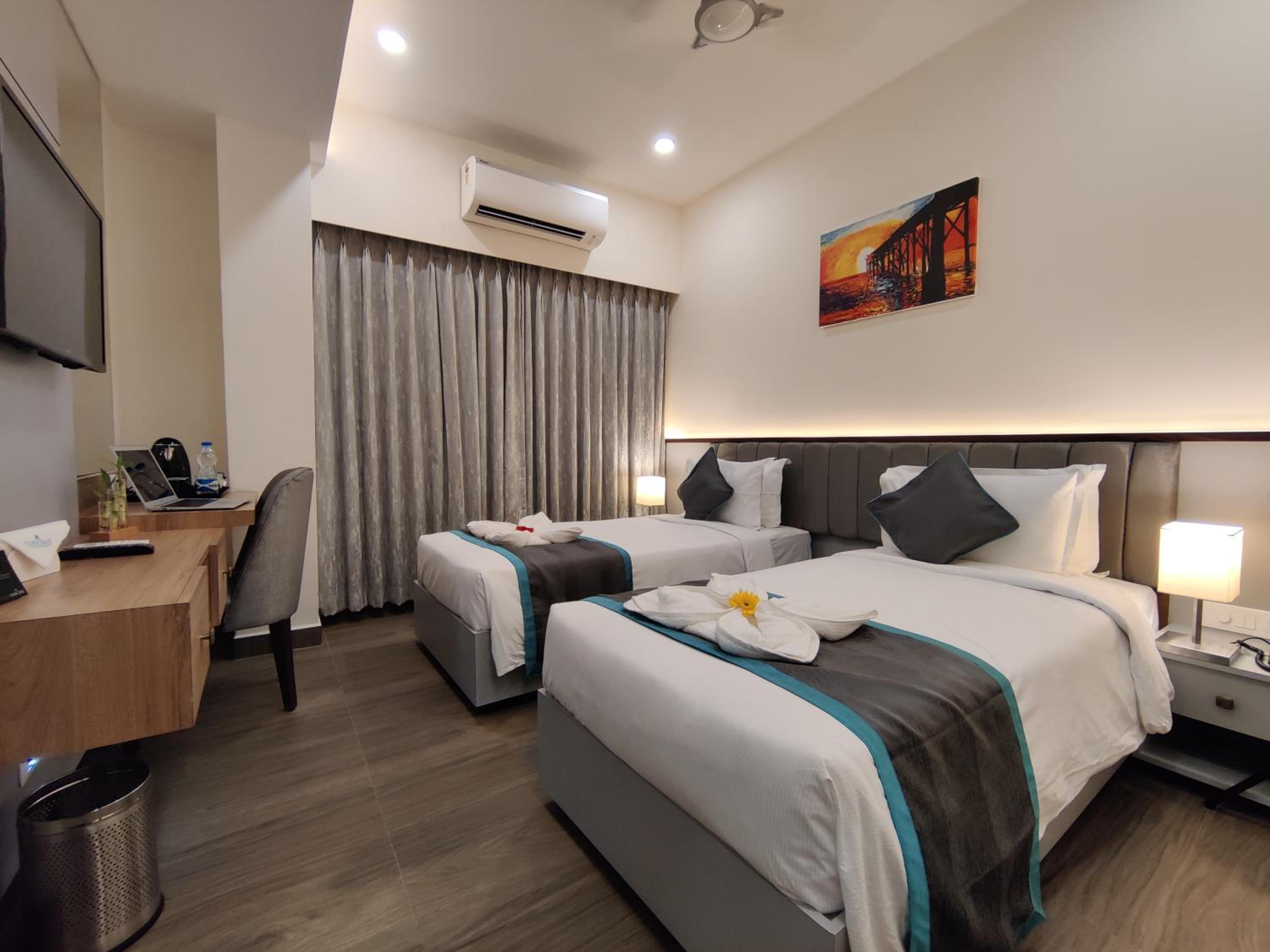 Superior Double or Twin Room - Photo 12