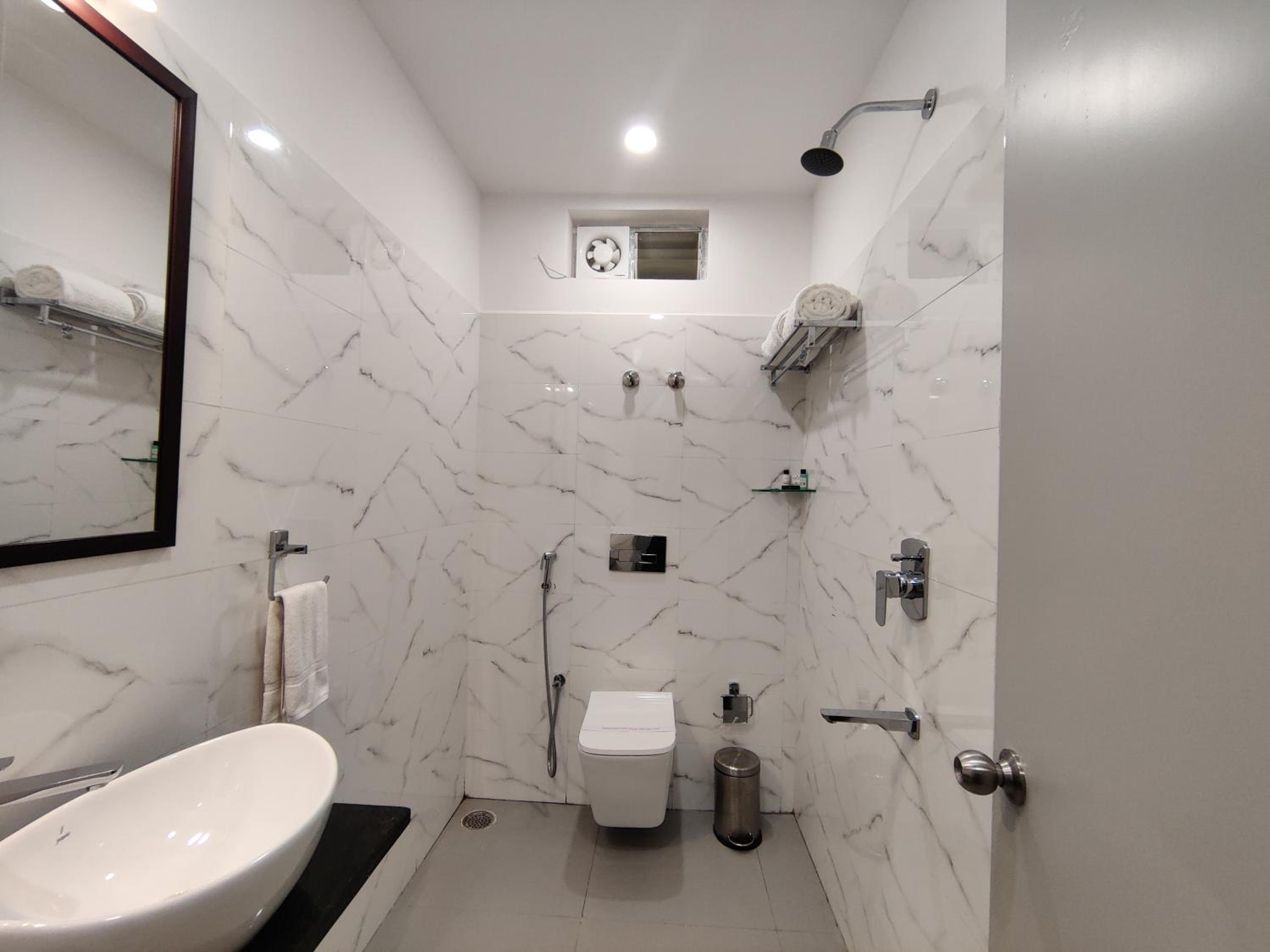 Superior King Room - Photo 6