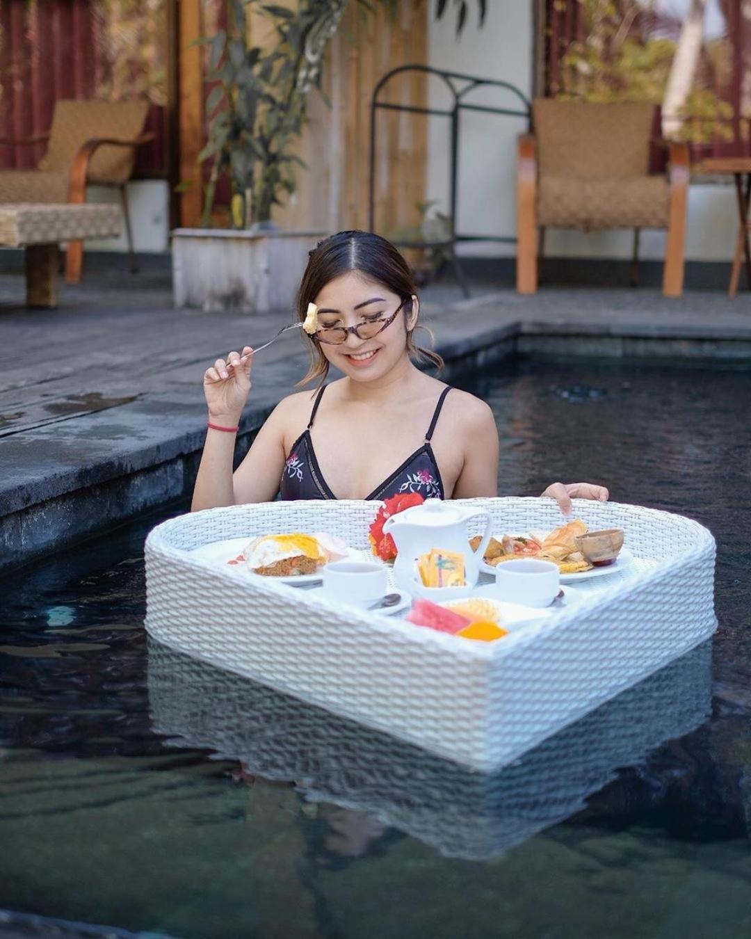 Suite with Pool View - Photo 8
