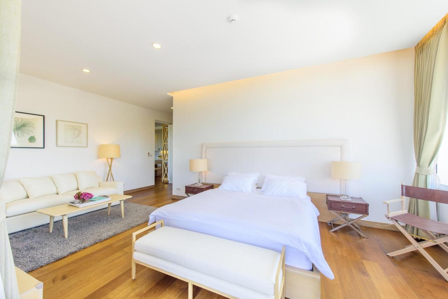 Apartment with Mountain View - Photo 2