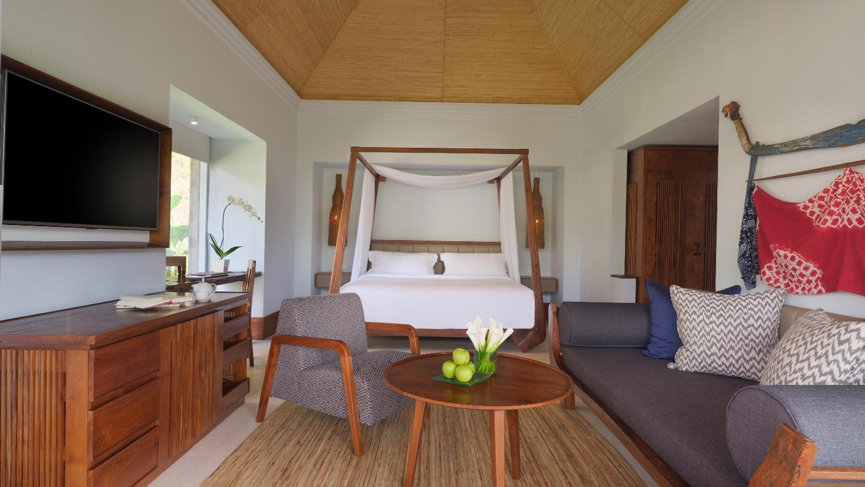Heavenly Jacuzzi Villa with Butler Service - King Bed - Photo 2