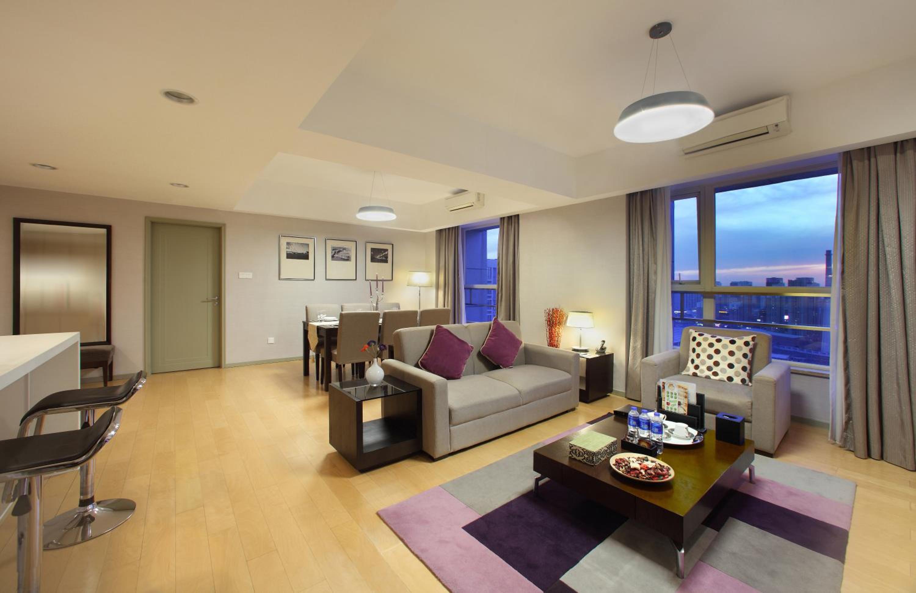 Three -Bedroom Executive - Photo 5